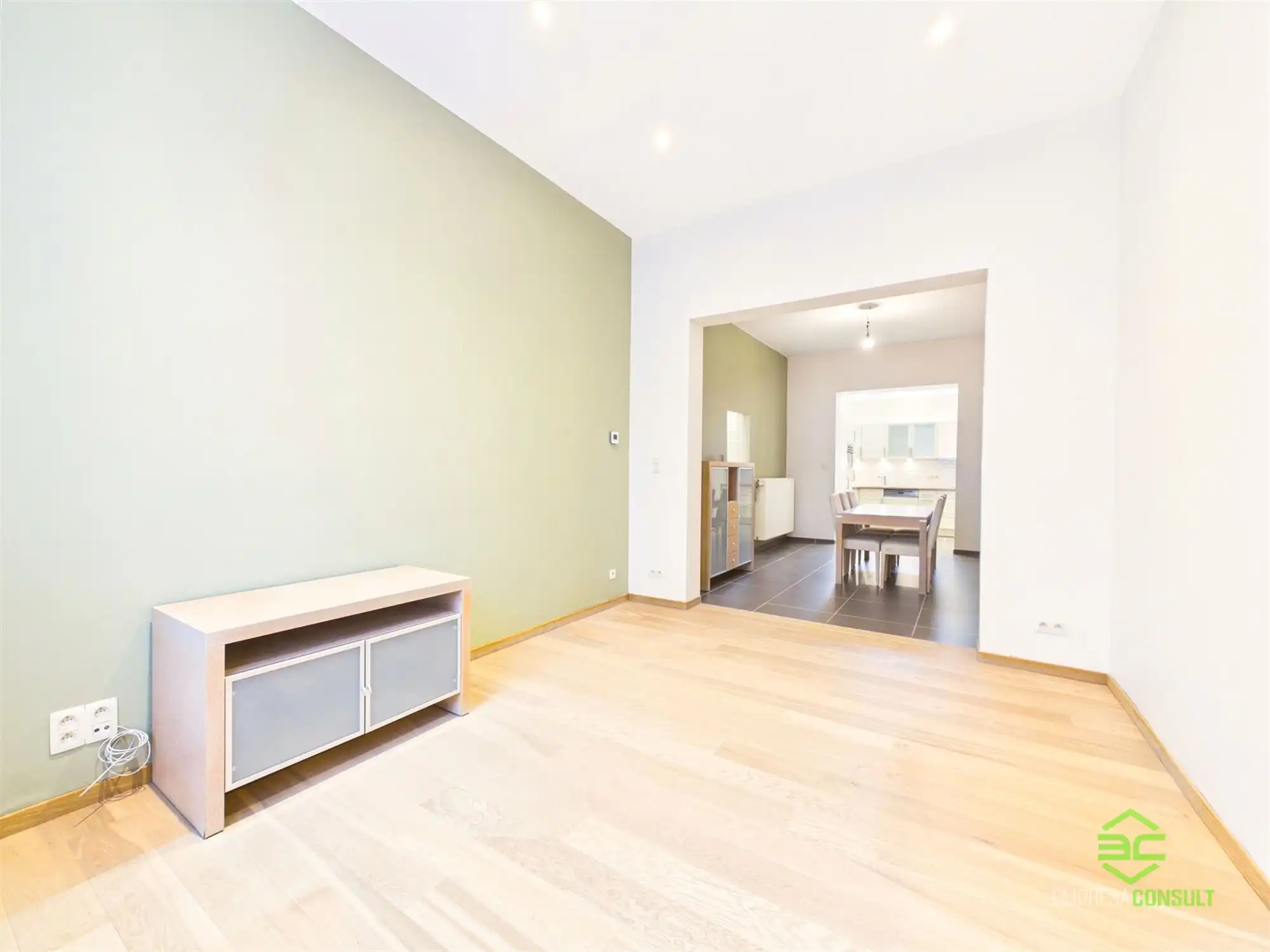 Gerenoveerde rijwoning met 3 slpk in het centrum! foto 4