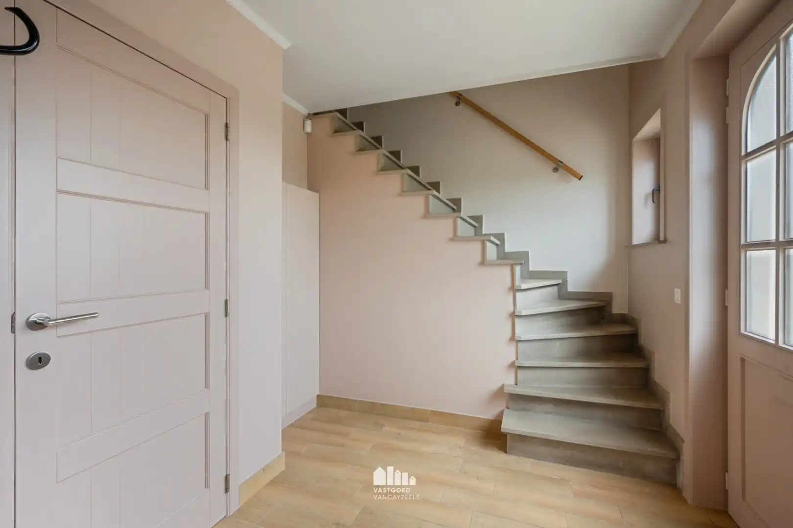 Instapklare, energiezuinige woning met tuin en dubbele garage in hartje Voormezele foto 17