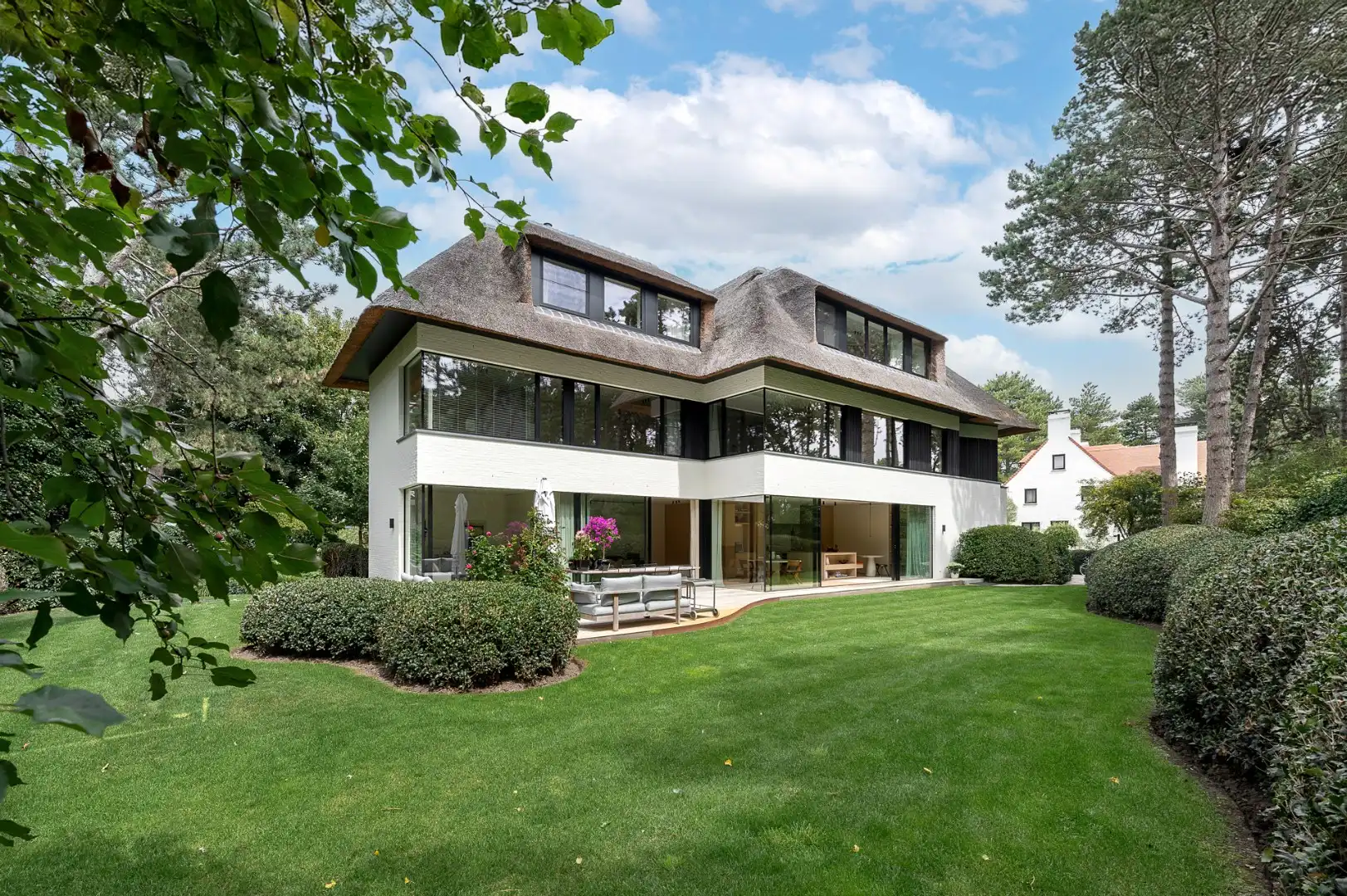 Luxueuze villa gelegen op een zeer rustige en begeerde ligging op enkele passen van het Albertplein foto 22