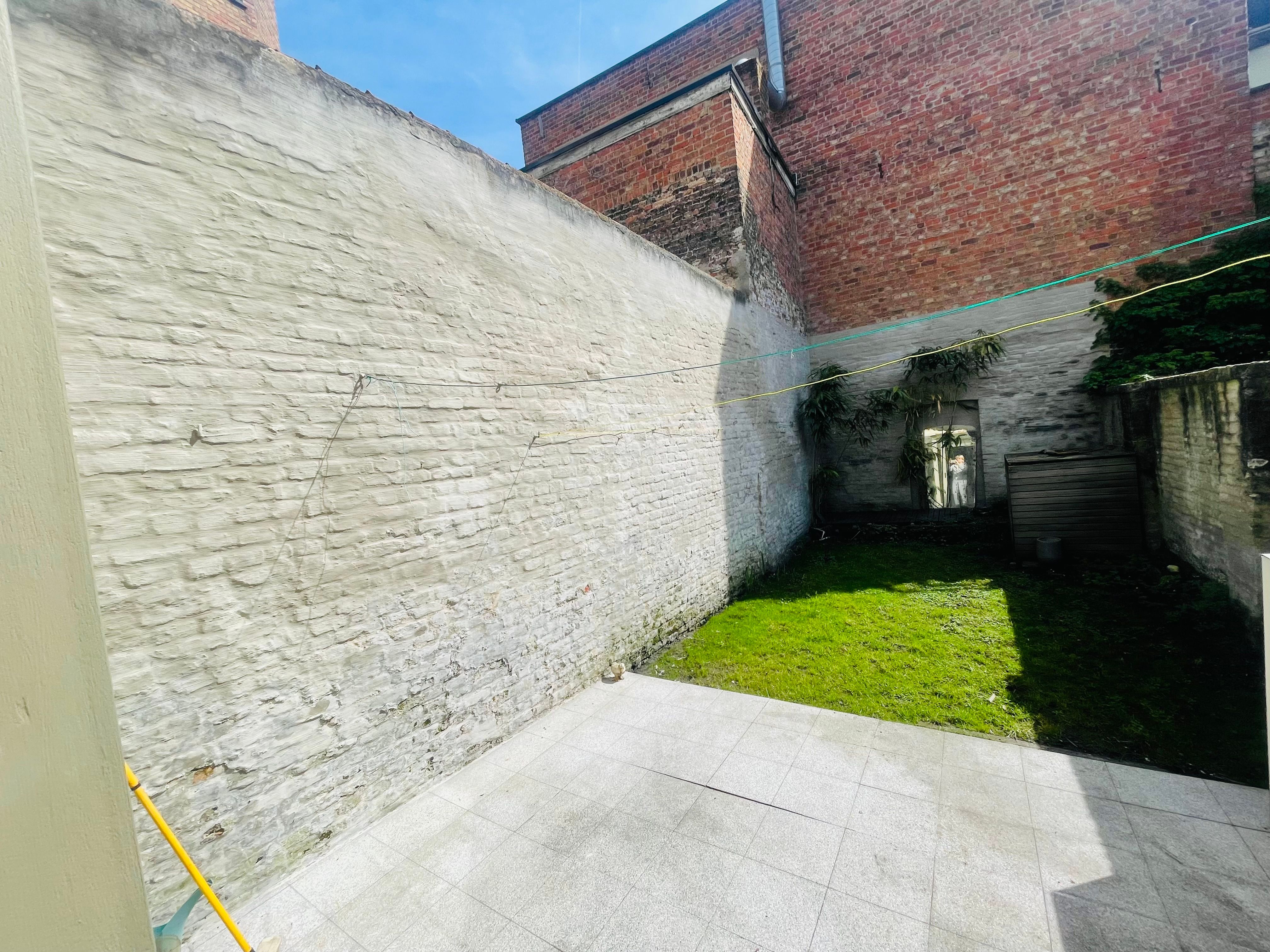 Brugge centrum, vlakbij Vestingen, het station  Heel leuk gelijkvloersappartement met tuin en 1 slaapkamer foto 1