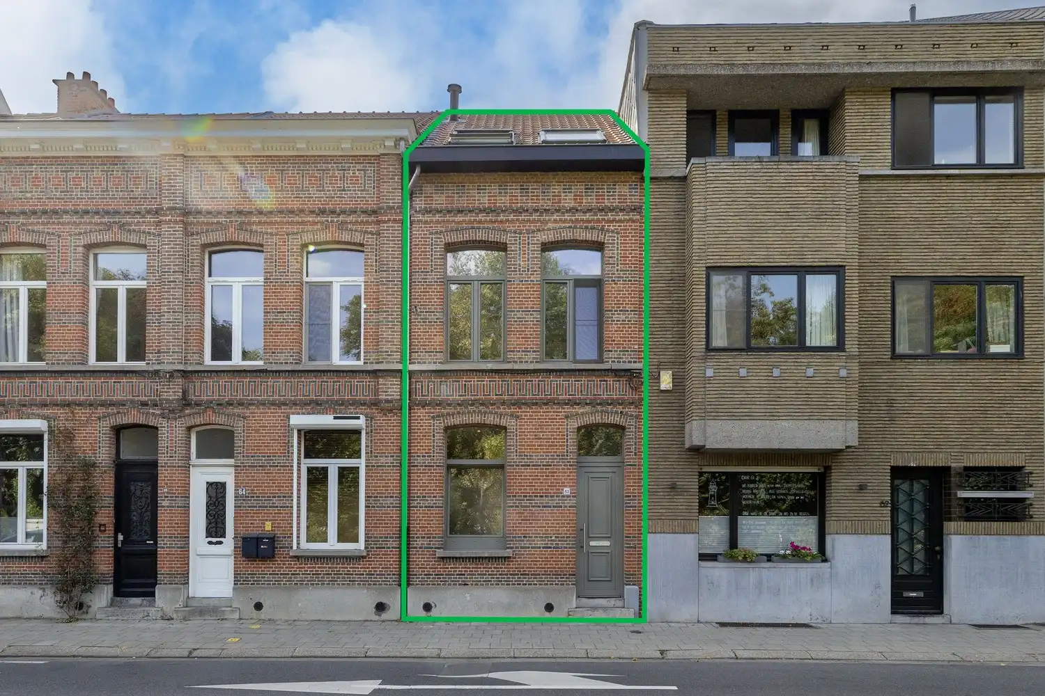 Recent gerenoveerde woning met 3 slaapkamers, tuin & dakterras te Lier foto {{pictureIndex}}