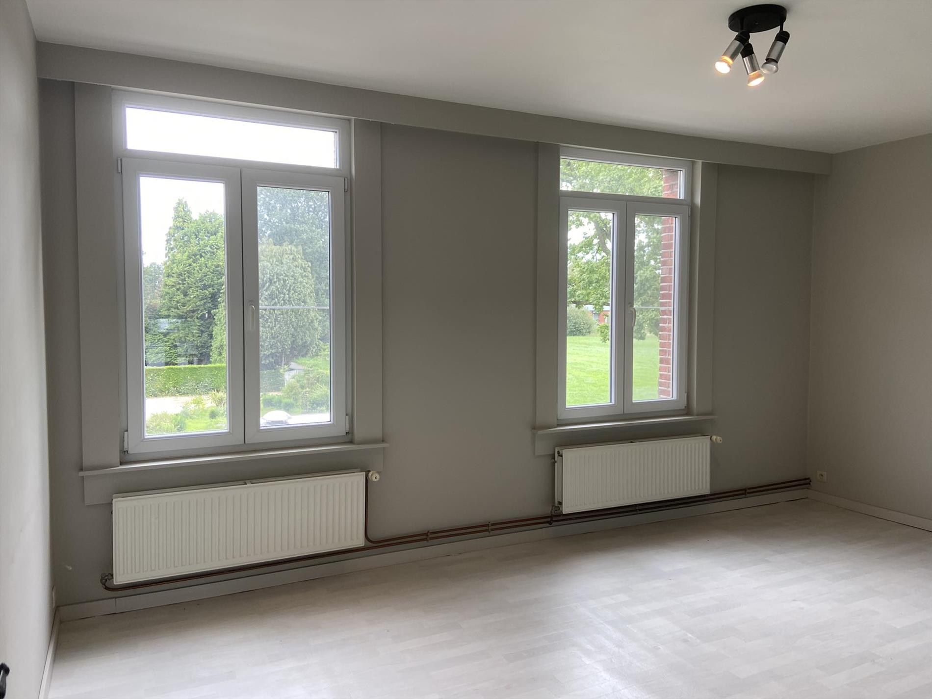 Ruime rijwoning met 3 slpks en tuin gelegen te Sint-Jozef-Olen! foto 12
