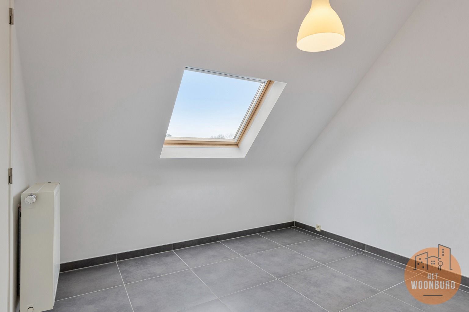 Bel-étage woning met 3 slpks, dubbele garage en tuin foto 12