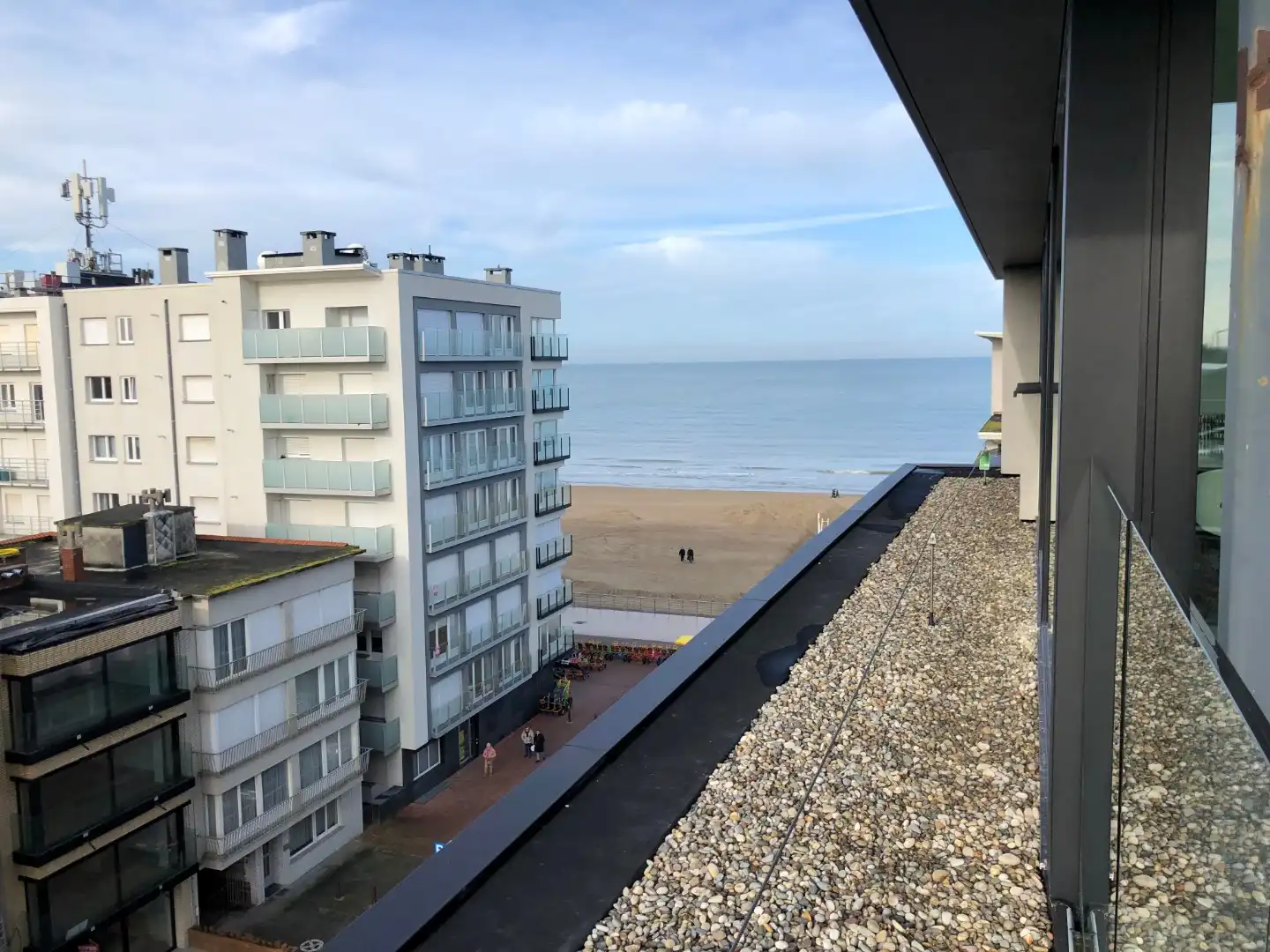 PRACHTIGE NIEUWBOUWPENTHOUSE OP 50m VAN HET STRAND foto 3