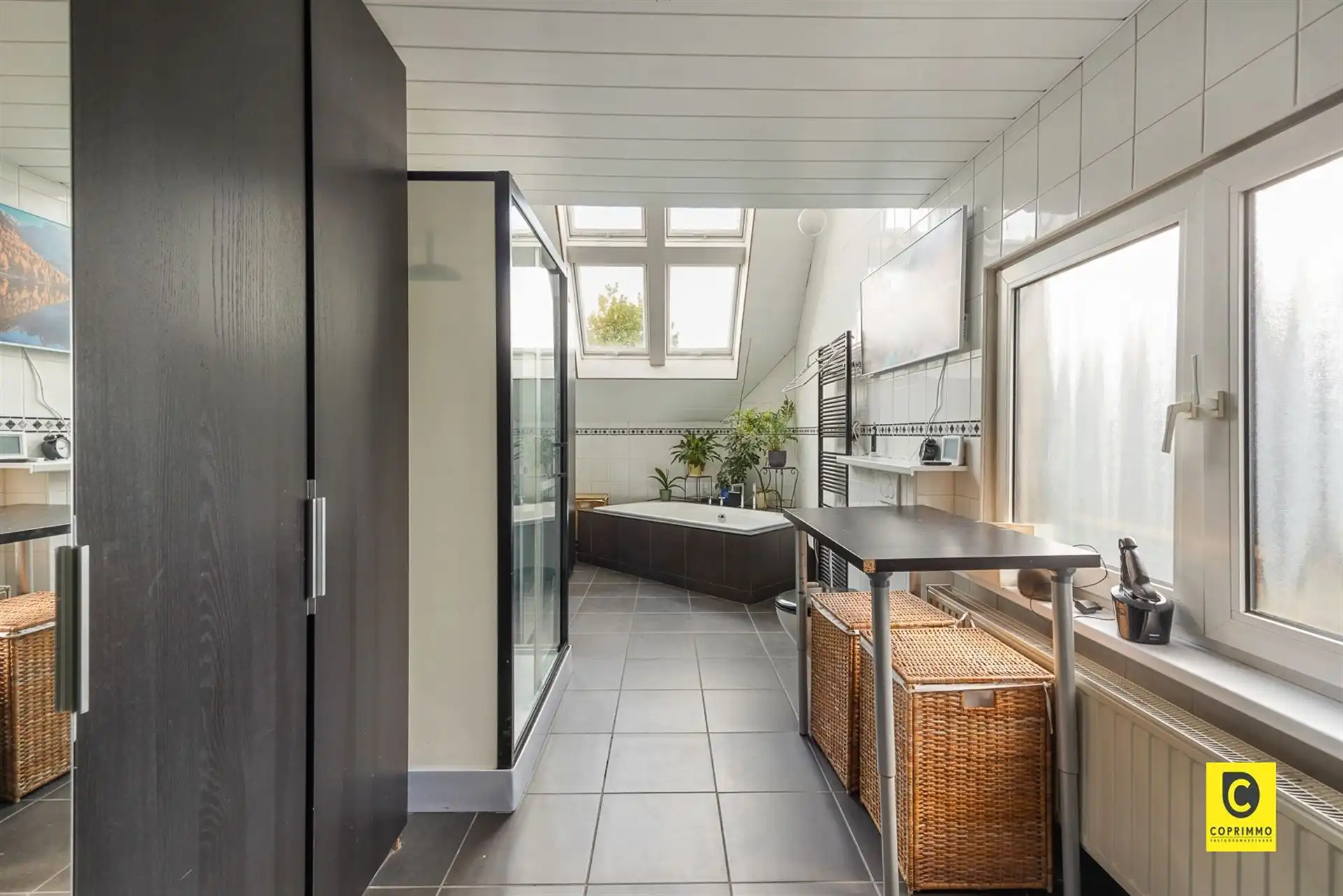 Zeer ruime bel-etage met tuin nabij Rivierenhof ! foto 14