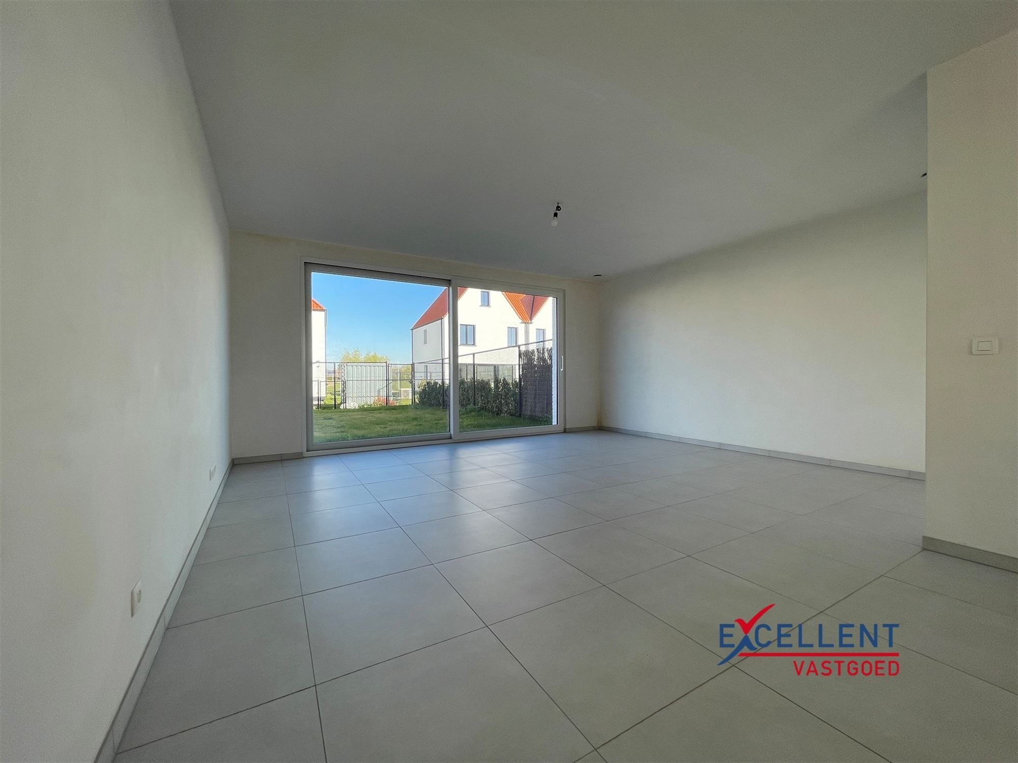 Recent afgewerkte nieuwbouwwoning te huur in Deinze! foto 2
