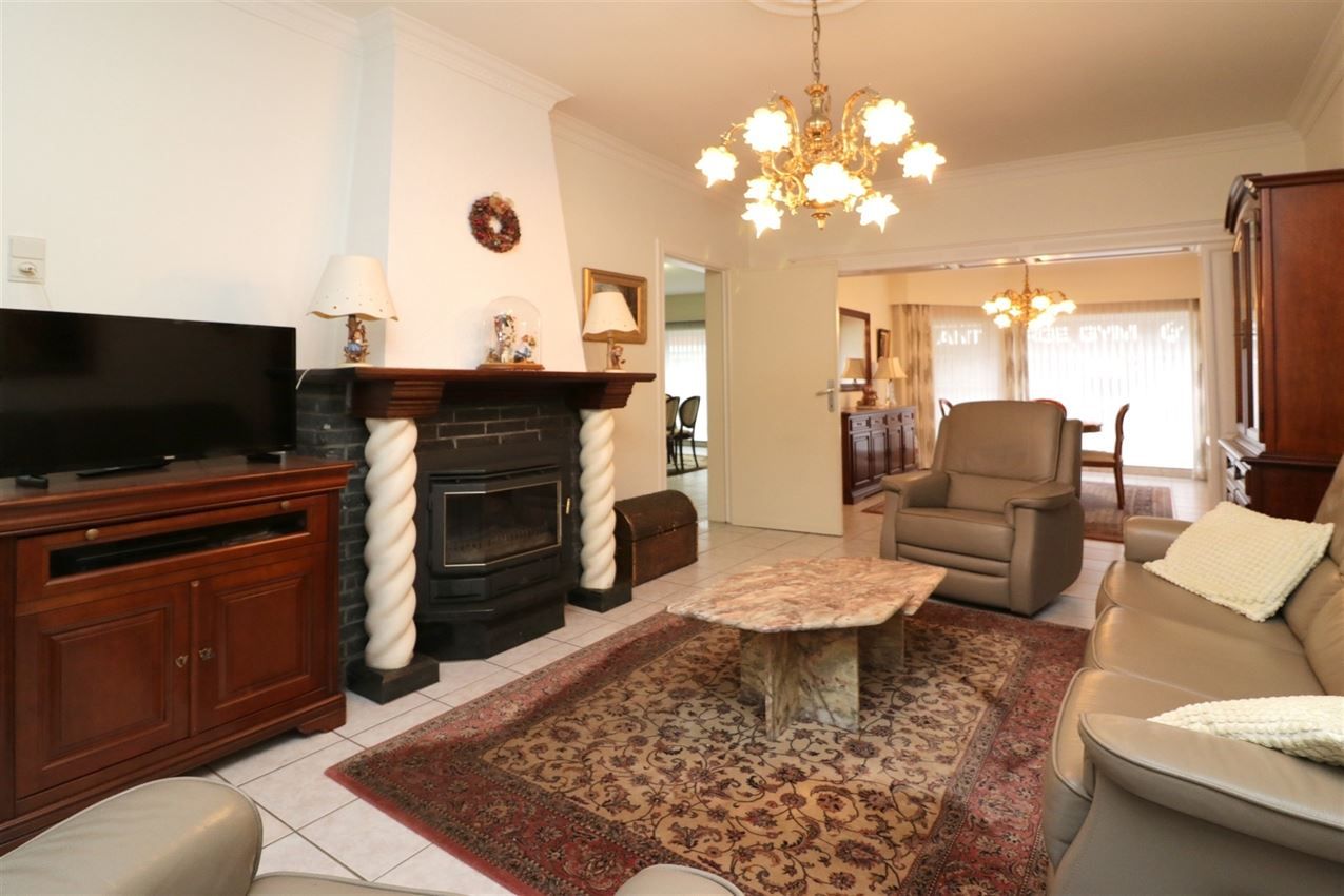 label c, nabij station, garage voor vijf wagens foto 18