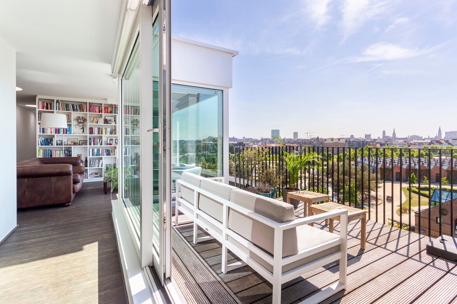 Penthouse met adembenemend parkzicht aan Park Spoor Noord foto 2
