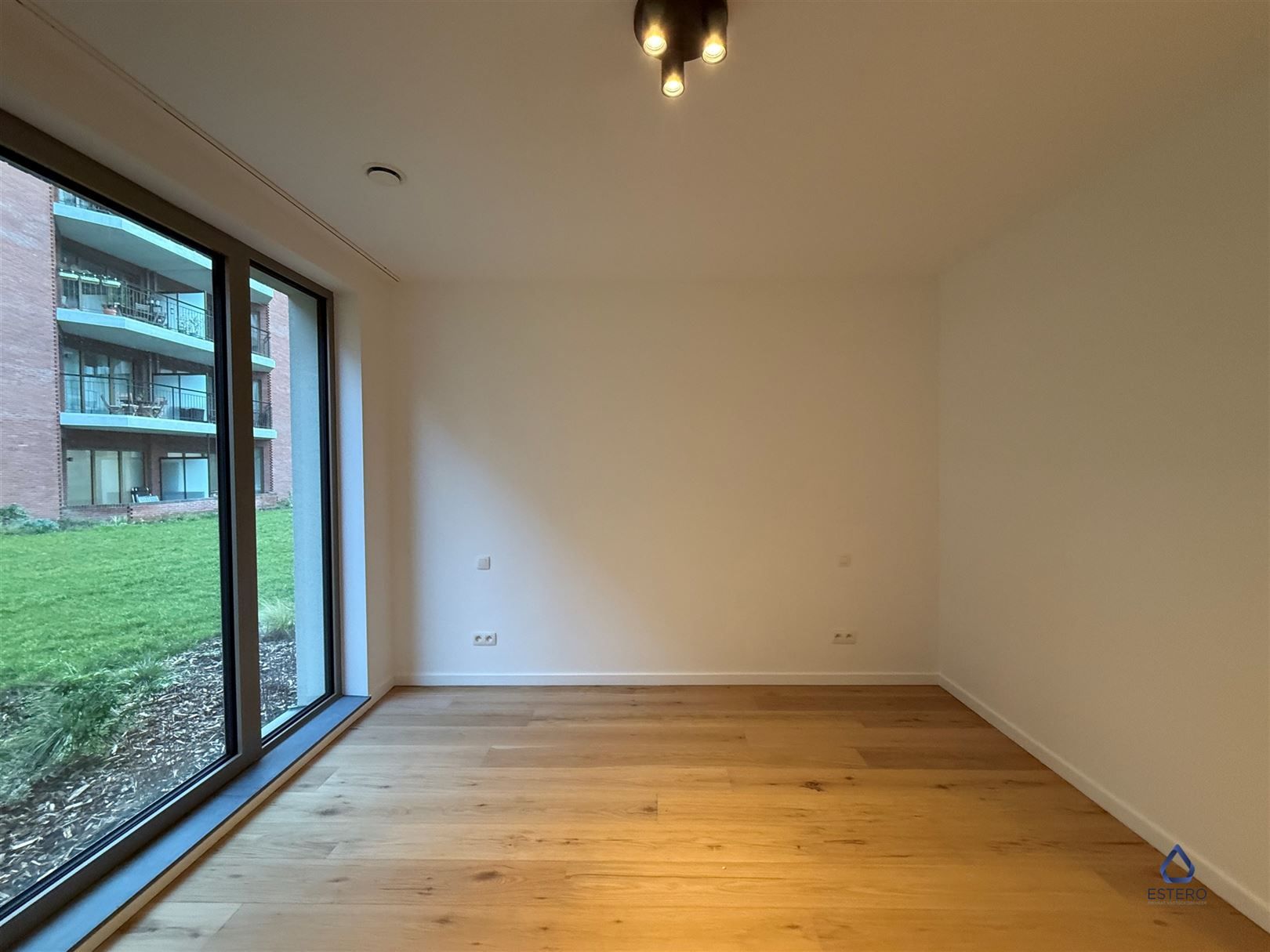 Modern nieuwbouwappt 2-SLK met terras te Tour & Taxis foto 13