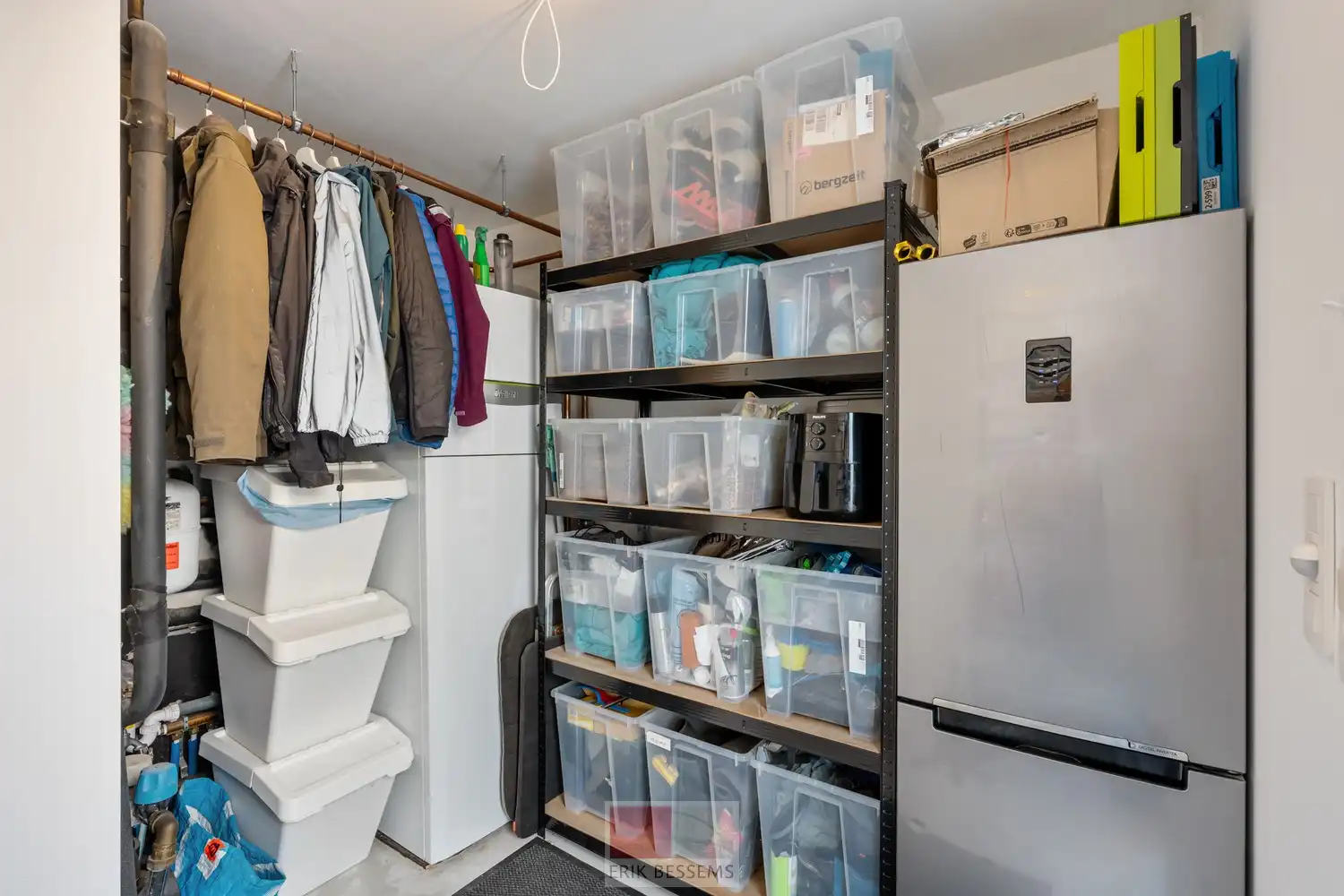 Op een royaal perceel van circa 910 m² ligt deze moderne en energiezuinige woning van circa 177 m² bewoonbare oppervlakte, met een weids panorama over het Limburgse Heuvelland. foto 16
