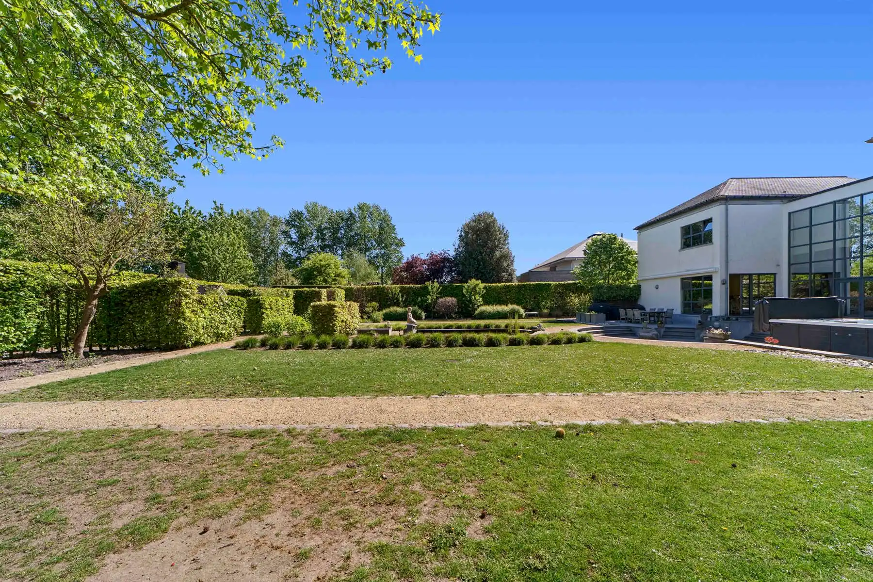MODERNE VILLA MET 5 SLAAPKAMERS EN ONDERHOUDSVRIENDELIJKE TUIN foto 55