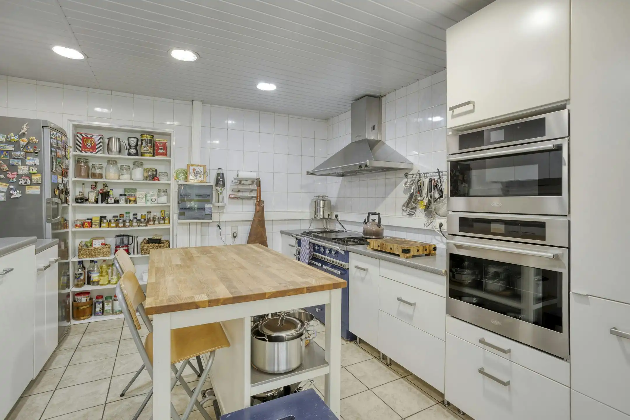 Handelspand met ruime woonst te koop in Ekeren foto 14