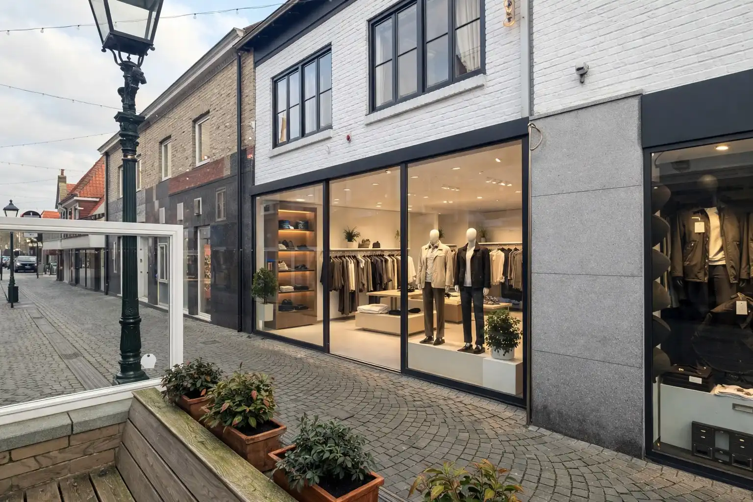 Te huur: Winkelpand met bovenwoning  foto 2