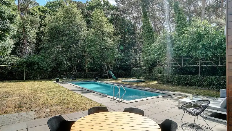 Moderne villa van 230m² op 14a08ca met openluchtzwembad foto 36