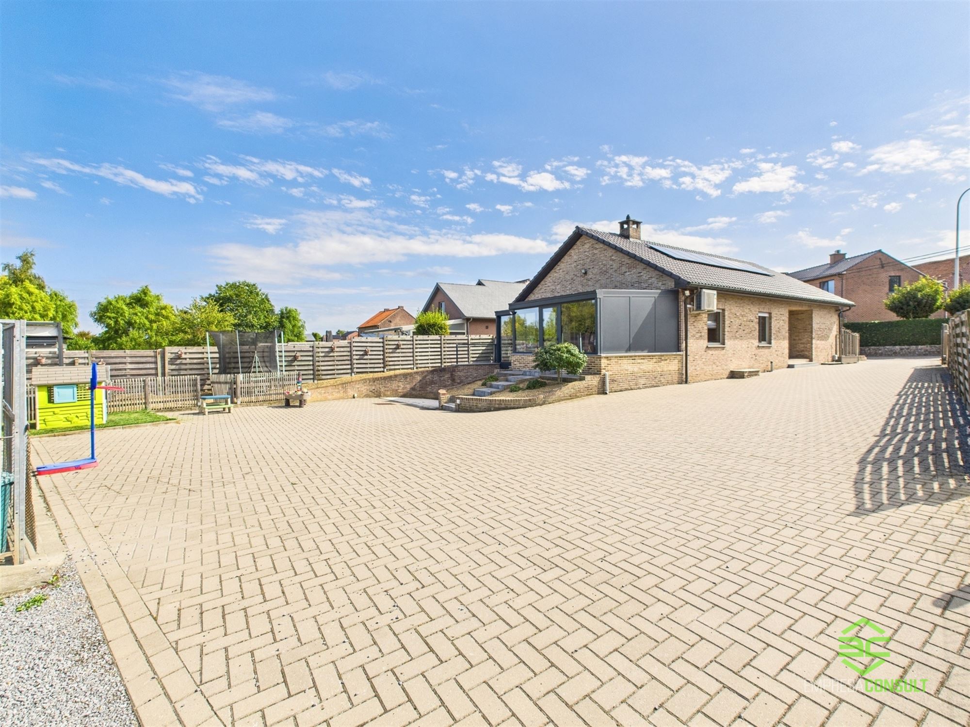 Instapklare gelijkvloerse woning met 3 slpk op 10a 21ca! foto 27