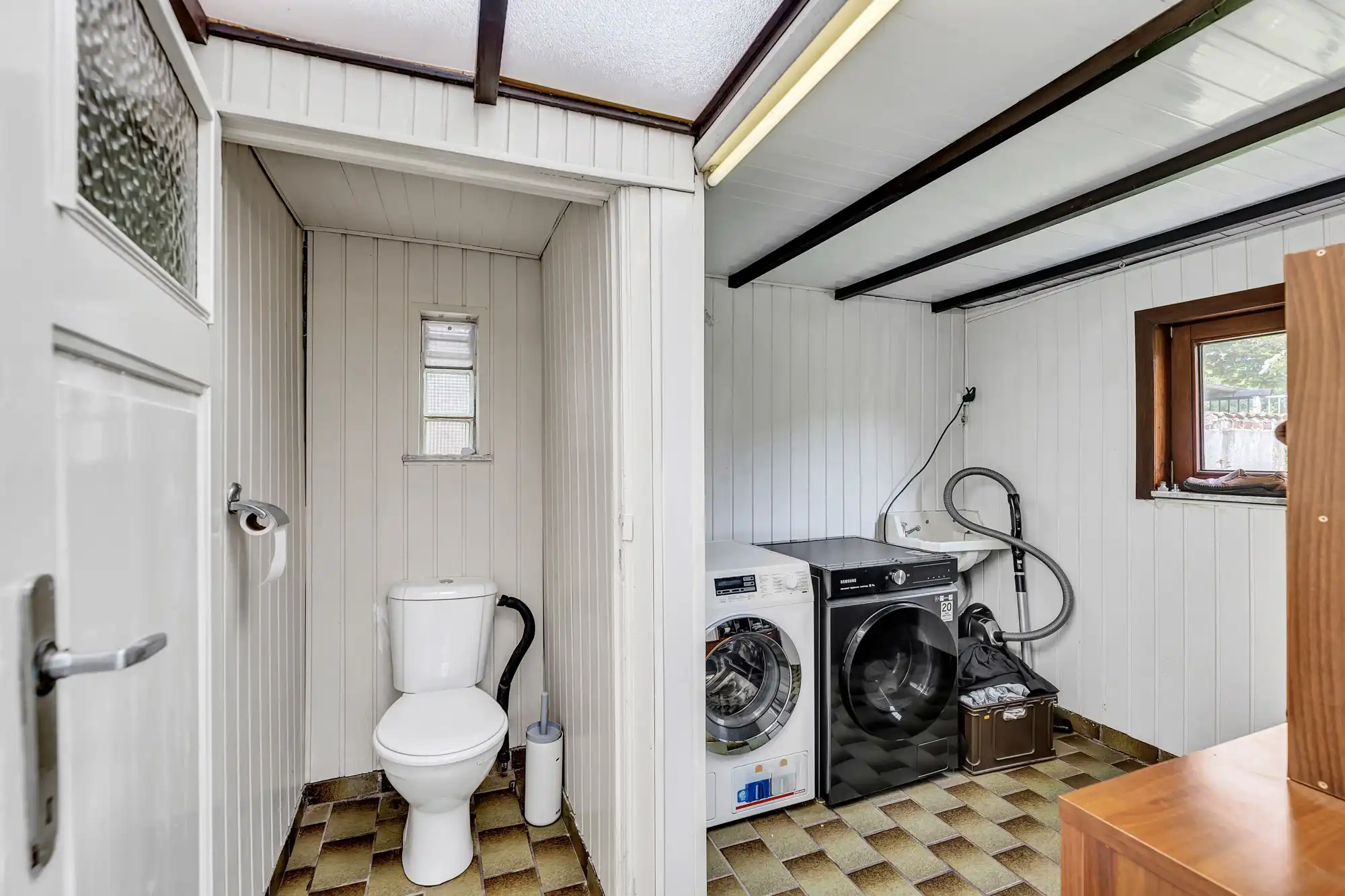Woning op landelijke ligging met opslagplaats foto 16