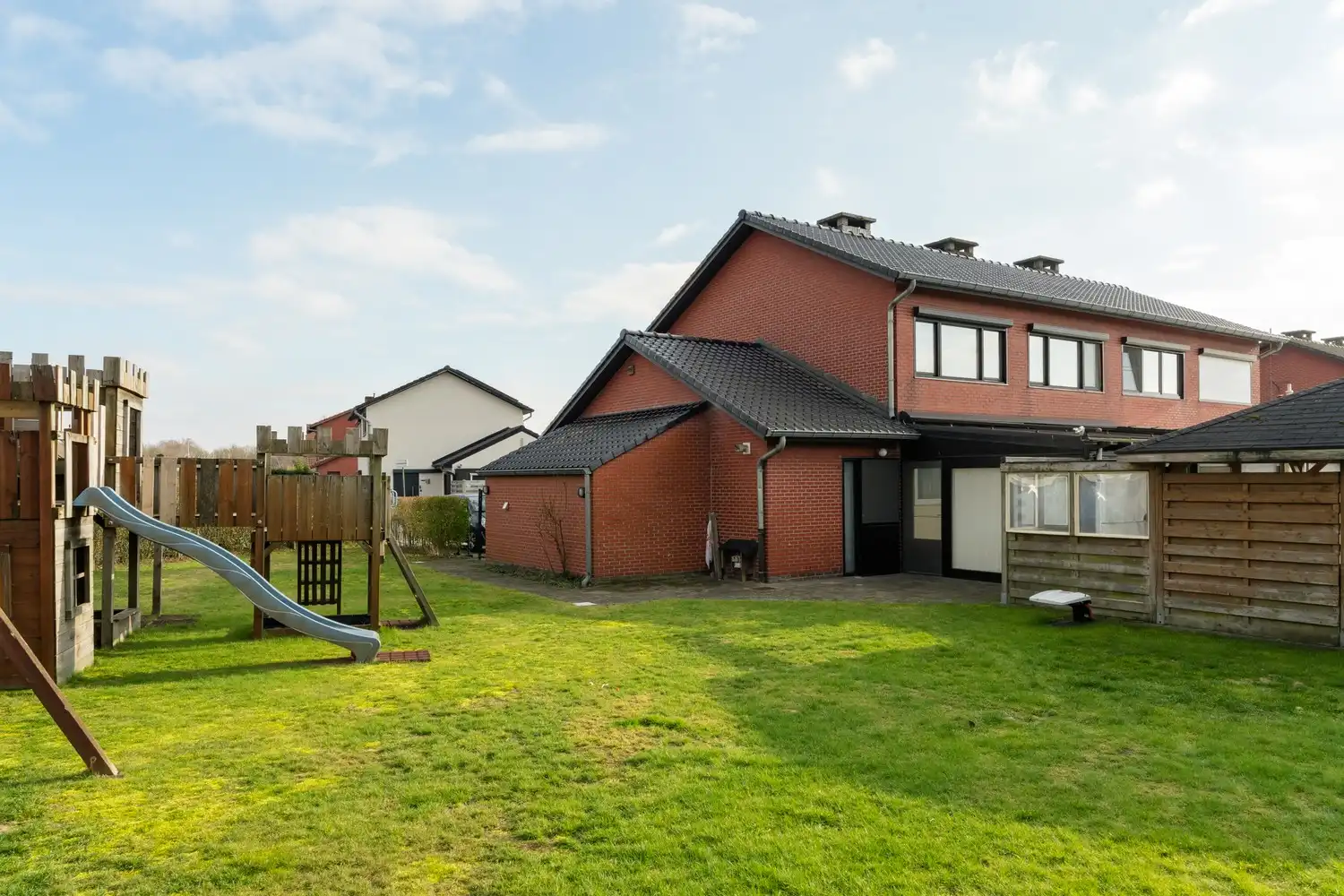 Instapklare  gezinswoning op ruim hoekperceel van 784 m² foto 42