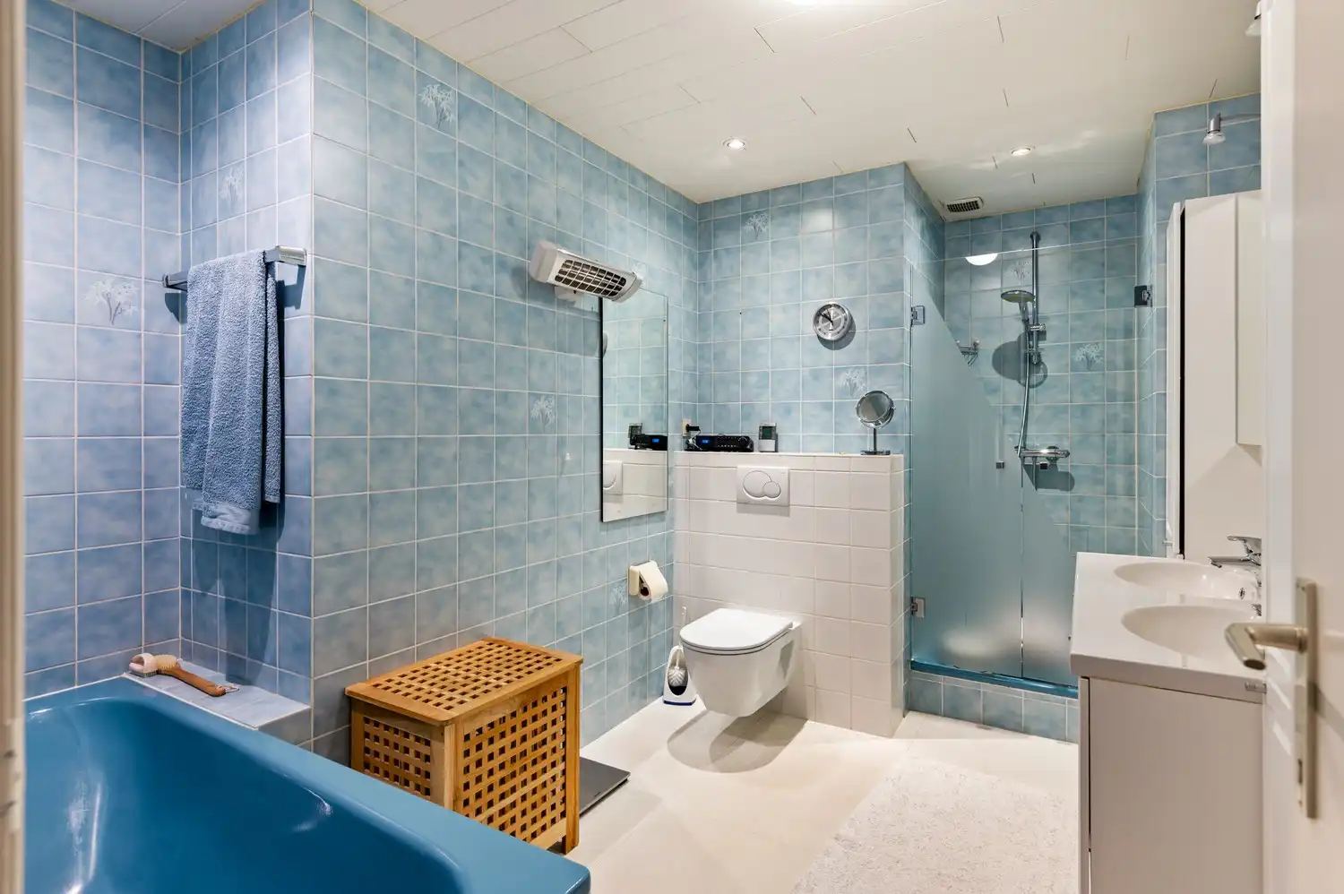 Uniek gelijkvloers appartement met 3 slaapkamers, inpandige garagebox met oprit alsook inpandige staanplaats en tuin in Borsbeek. foto 14