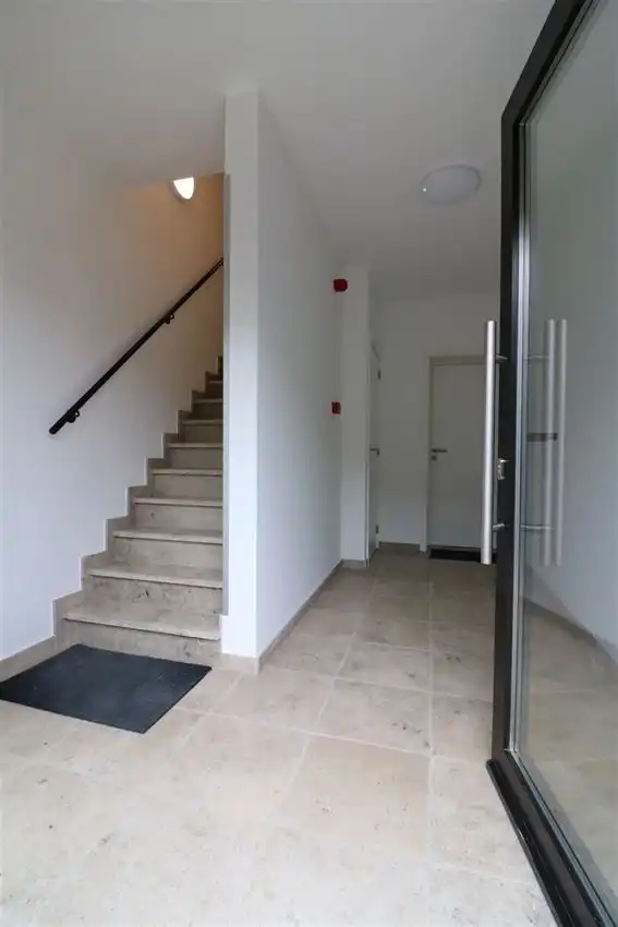 zonnige duplex, 2 slpk., autostaanplaats en tuindeel foto 5