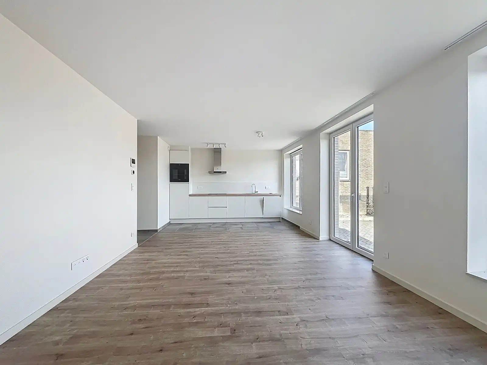 Gelijkvloers Kantoor met woonst (2 SLPK), nieuwbouw! foto 4