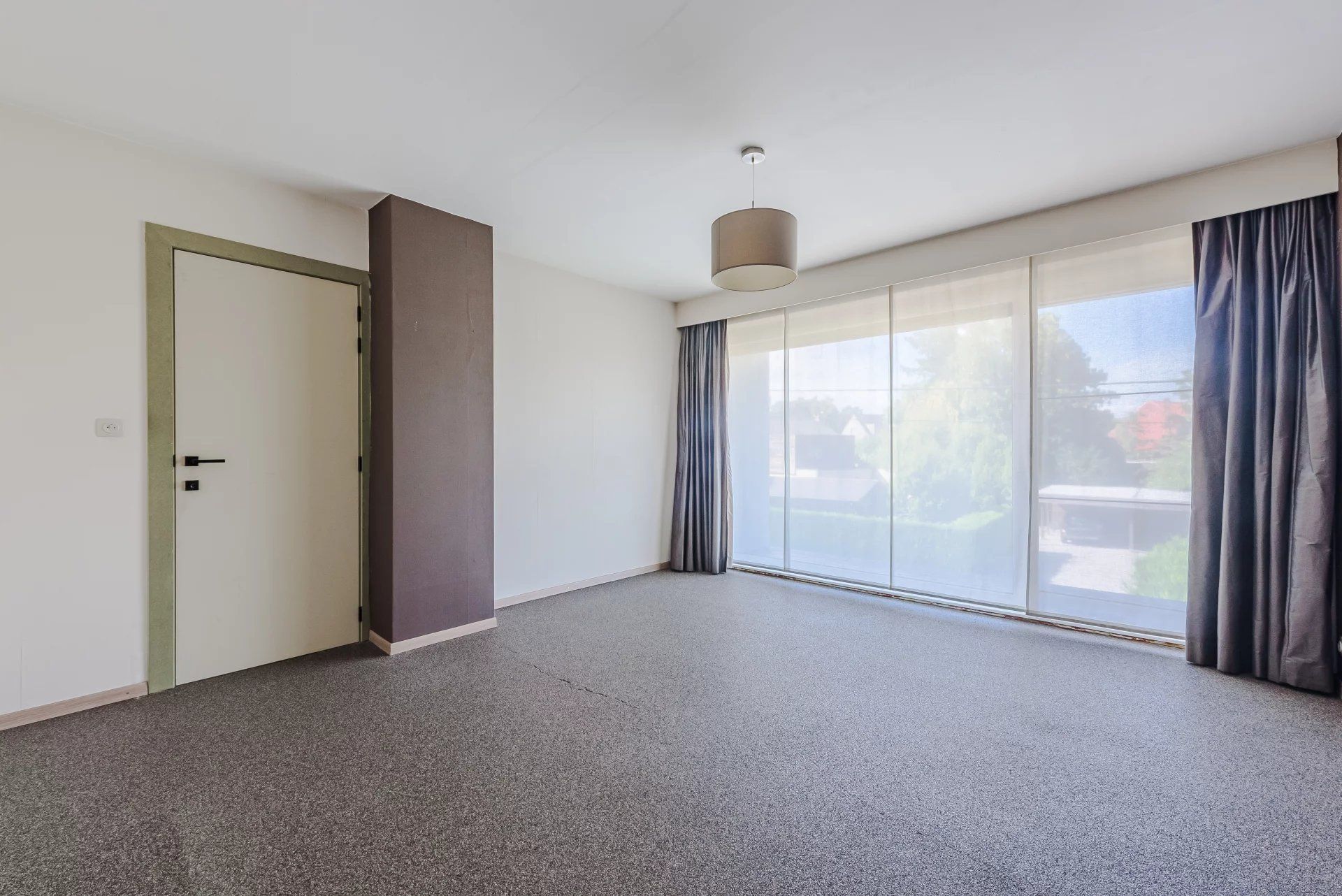 Moderne instapklare woning met 3 slaapkamers op mooi perceel. foto 27