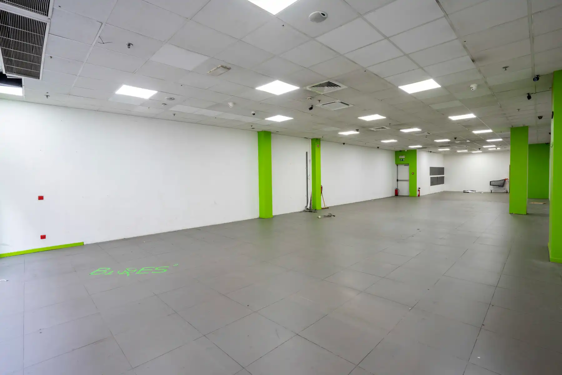 Commerciële toplocatie in Shopping Den Tir foto 3