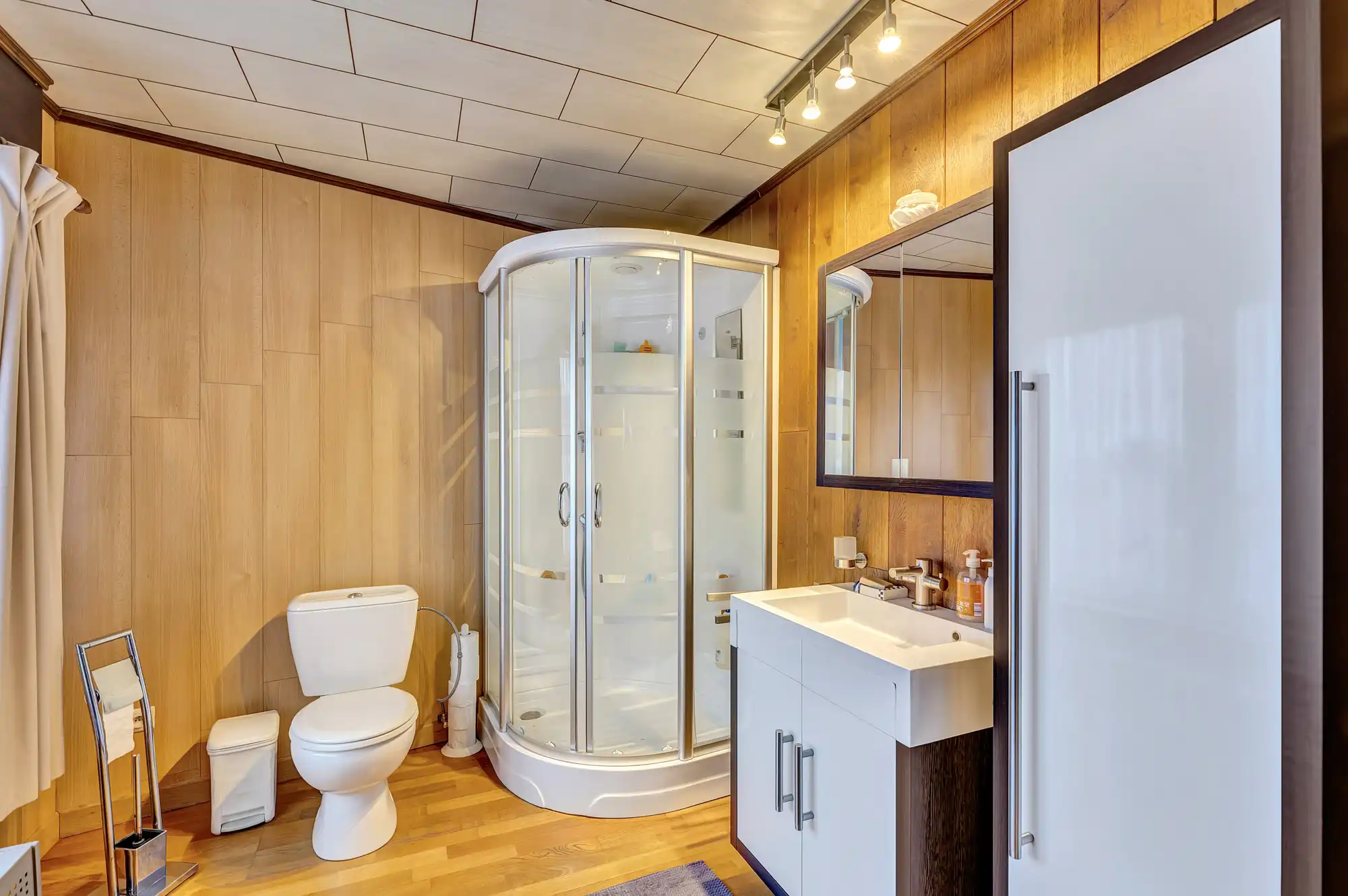 Ruime, solide woning op strategische ligging foto 15