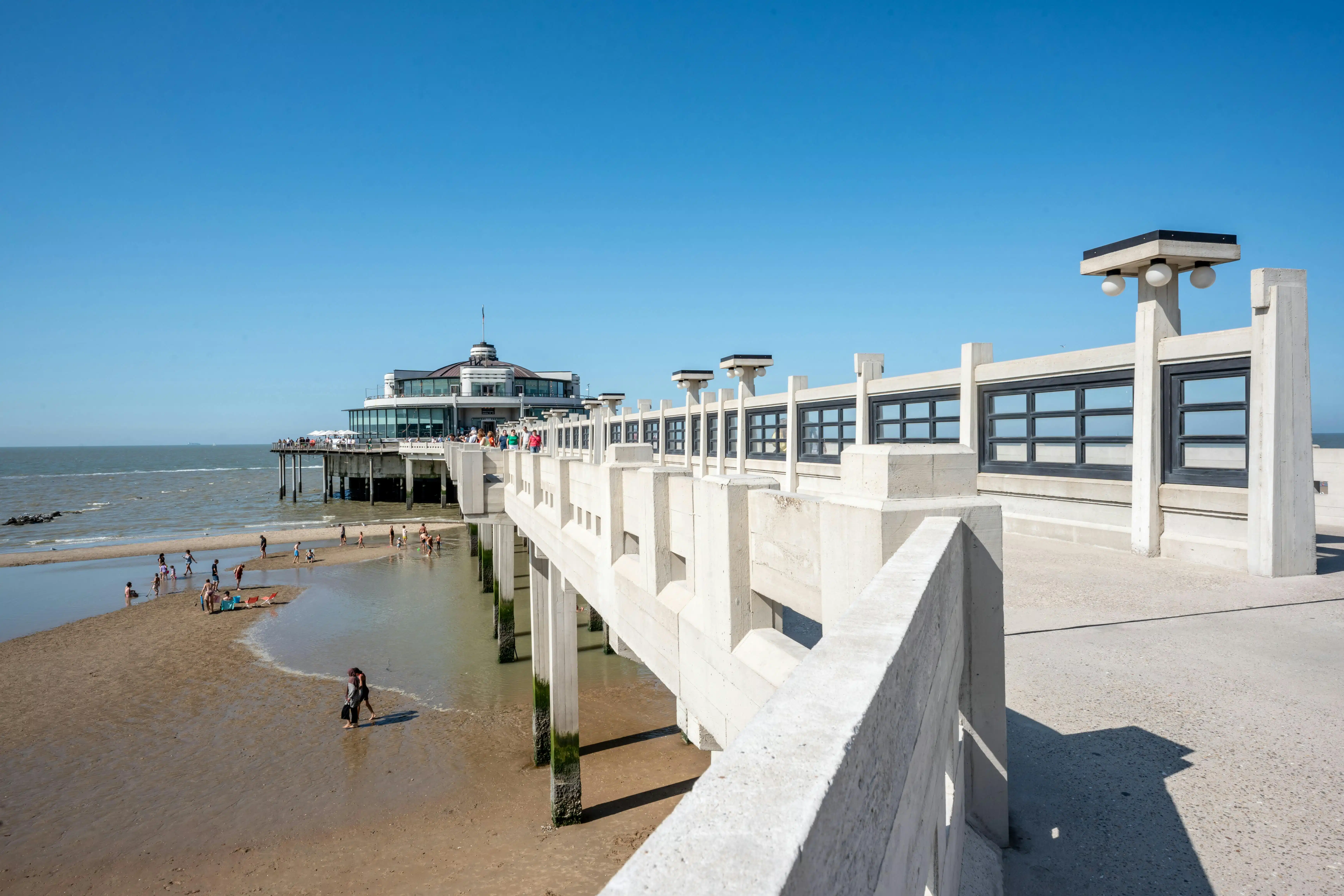 Uniek, historisch en ruim appartement te koop op de zeedijk  foto 8