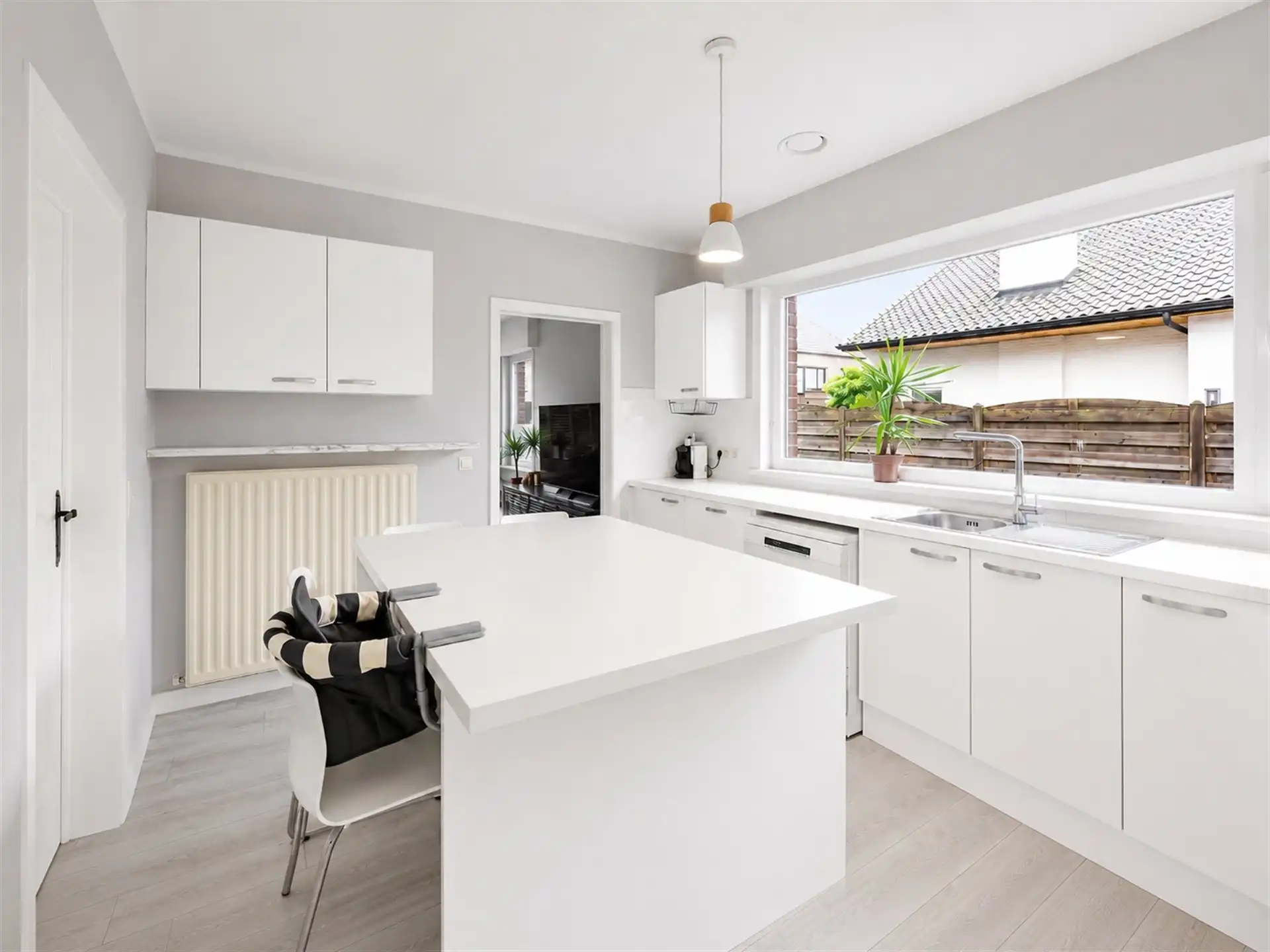 Woning met 3 slaapkamers, garage en tuin te Zingem(Kruisem) foto 8