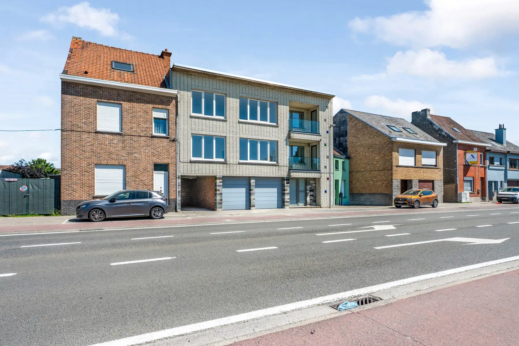 Gerenoveerd 2 slaapkamerappartement met garage foto 23