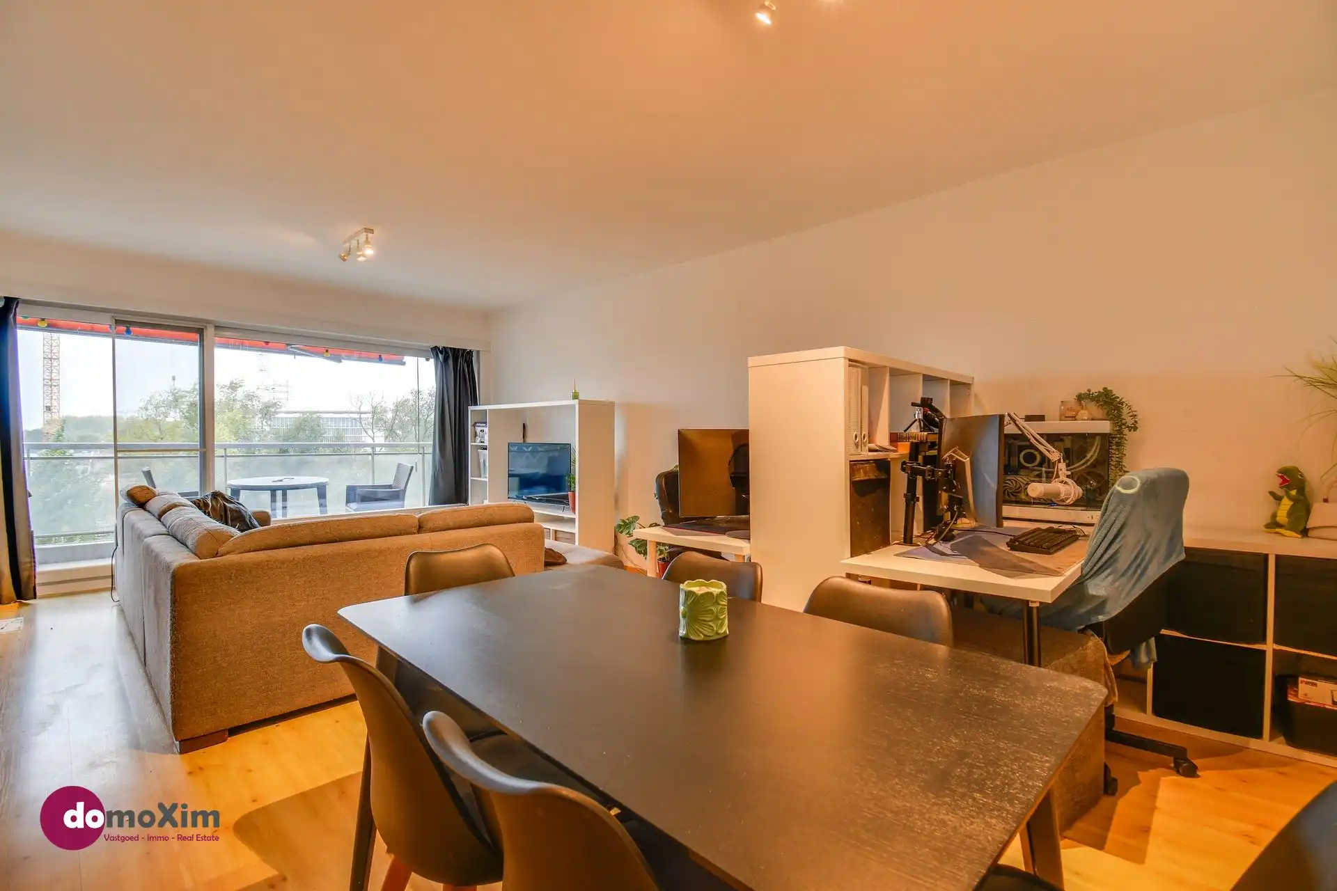 Instapklaar appartement met twee terrassen en garagebox op toplocatie in Mechelen foto 4