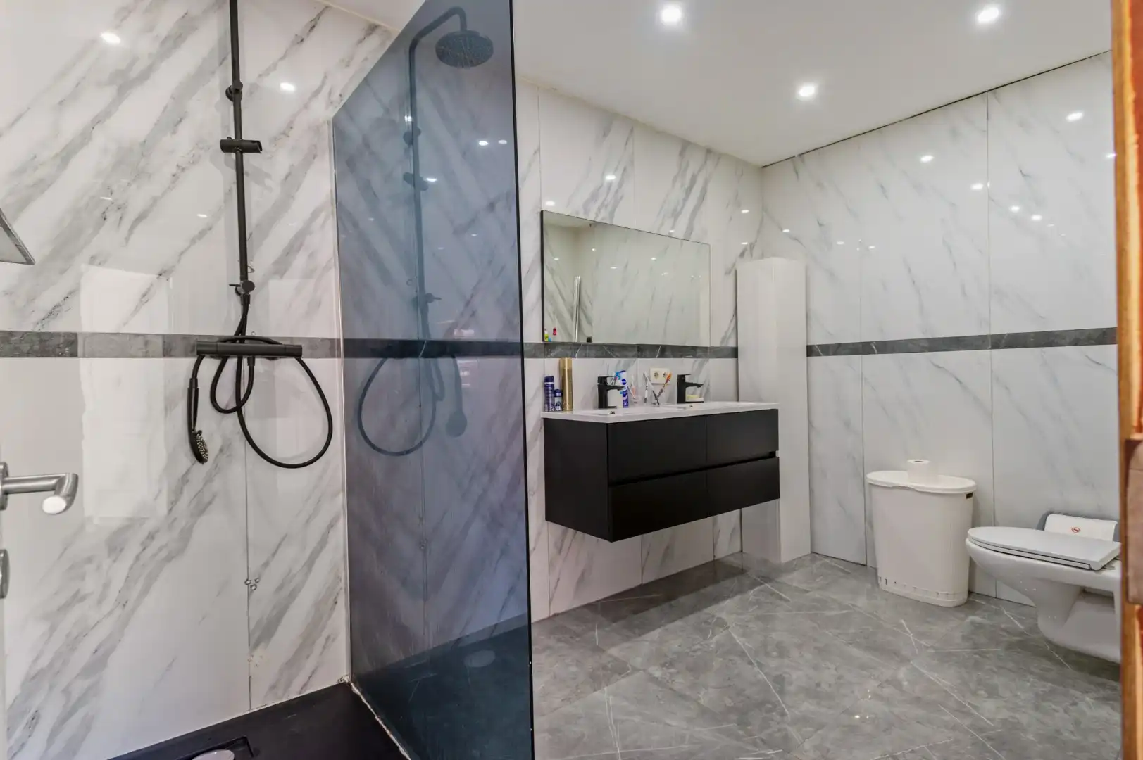 Gerenoveerde woning met tuin, carport en rustige ligging in Willebroek! foto 17