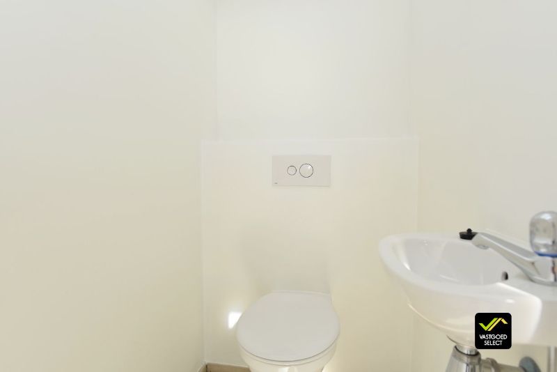 Te huur: ruime duplex in Maldegem met lift naar beide verdiepingen foto 8