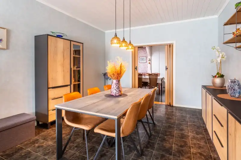 Uiterst ruime woning, veel lichtinval, mooie tuin, instapklaar! foto 7