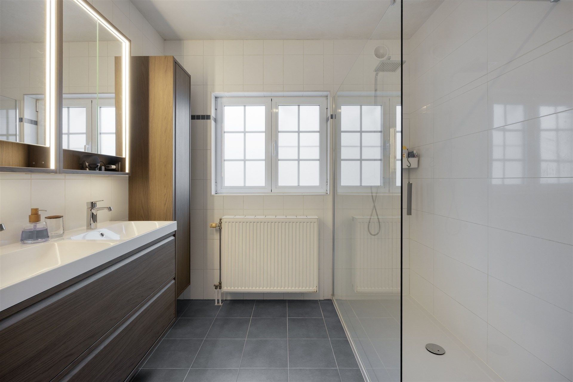 Stijlvol wonen in rustige wijk in Temse foto 14