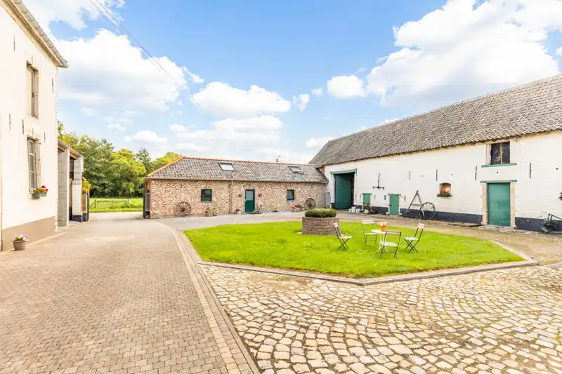 Gezellig huisje gelegen in het groen foto 21