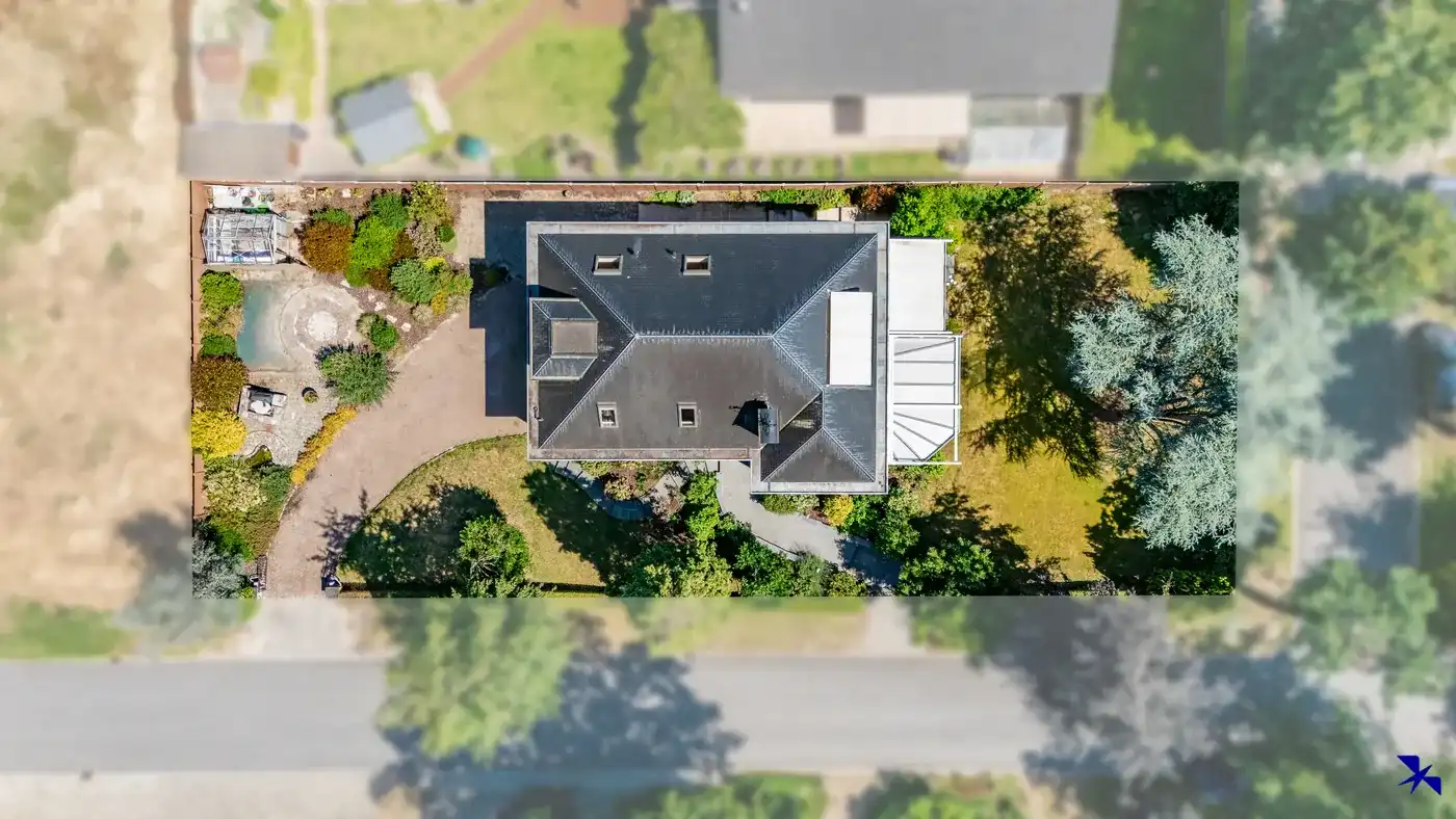 Karaktervolle villa met 5 slpks, dubbele garage en tuin foto 31