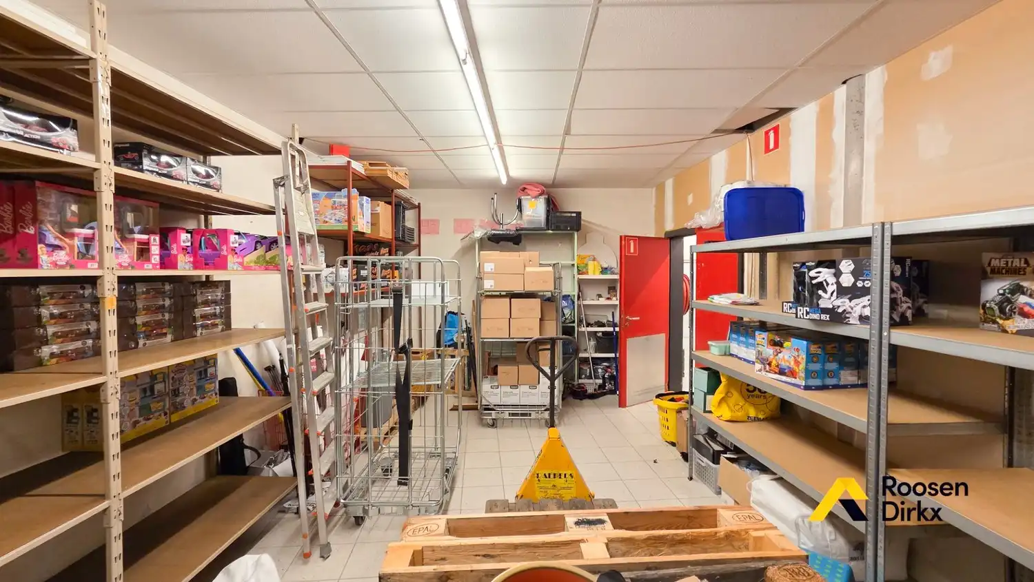 Handelspand met 254m² met hoge zichtbaarheid en unieke ligging in hartje Bree foto 18