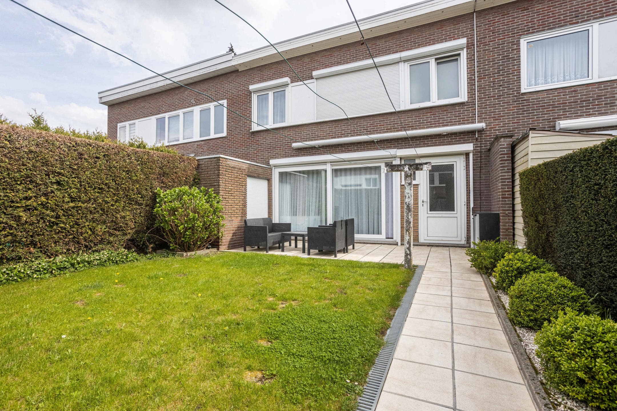 Gezinswoning met 4 slaapkamers, tuin en achteruitweg  foto 20