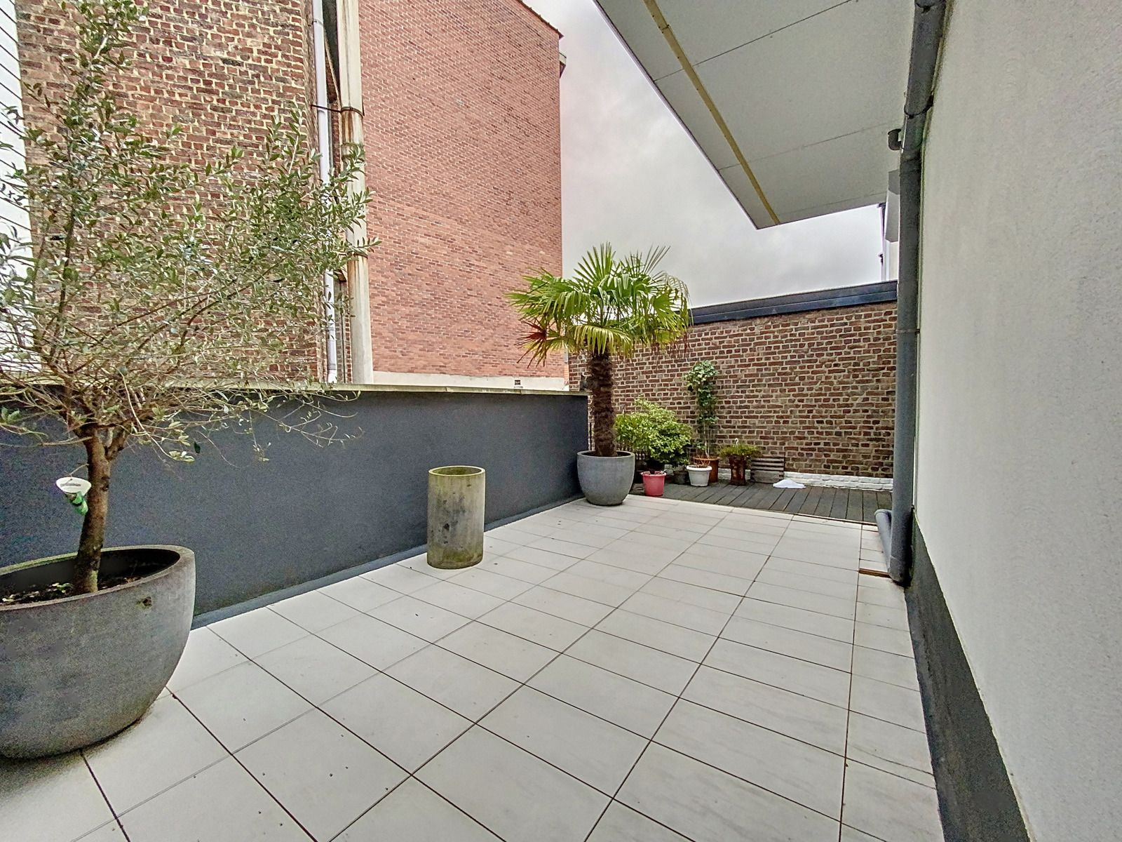 App met 2 slpks en terras op een toplocatie. foto 6