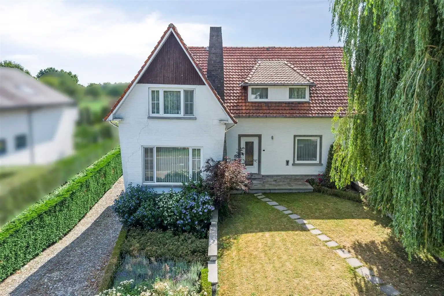 Uniek perceel van 11a42ca met woning en achterliggende loods op toplocatie in Aldeneik – Maaseik.  foto 2