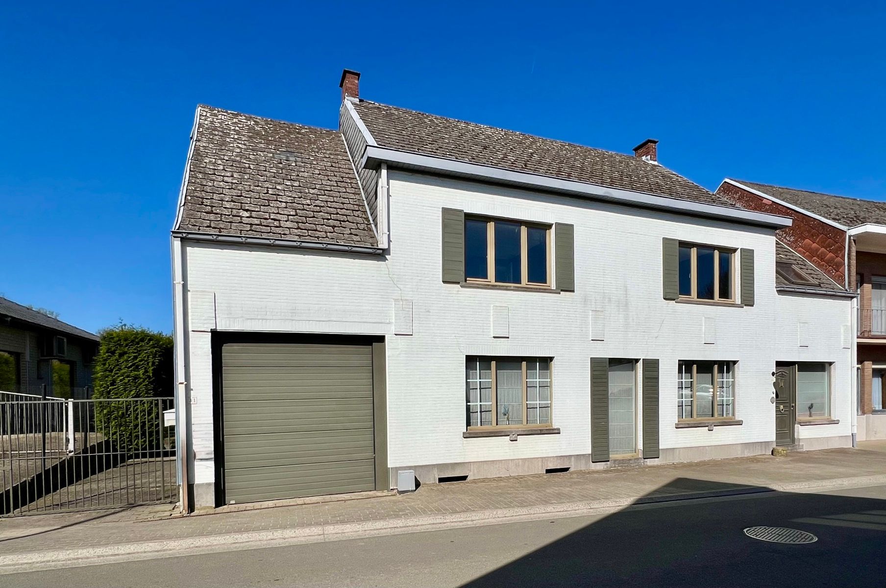 Zeer ruime woning met grote tuin en vrij zicht. foto 2