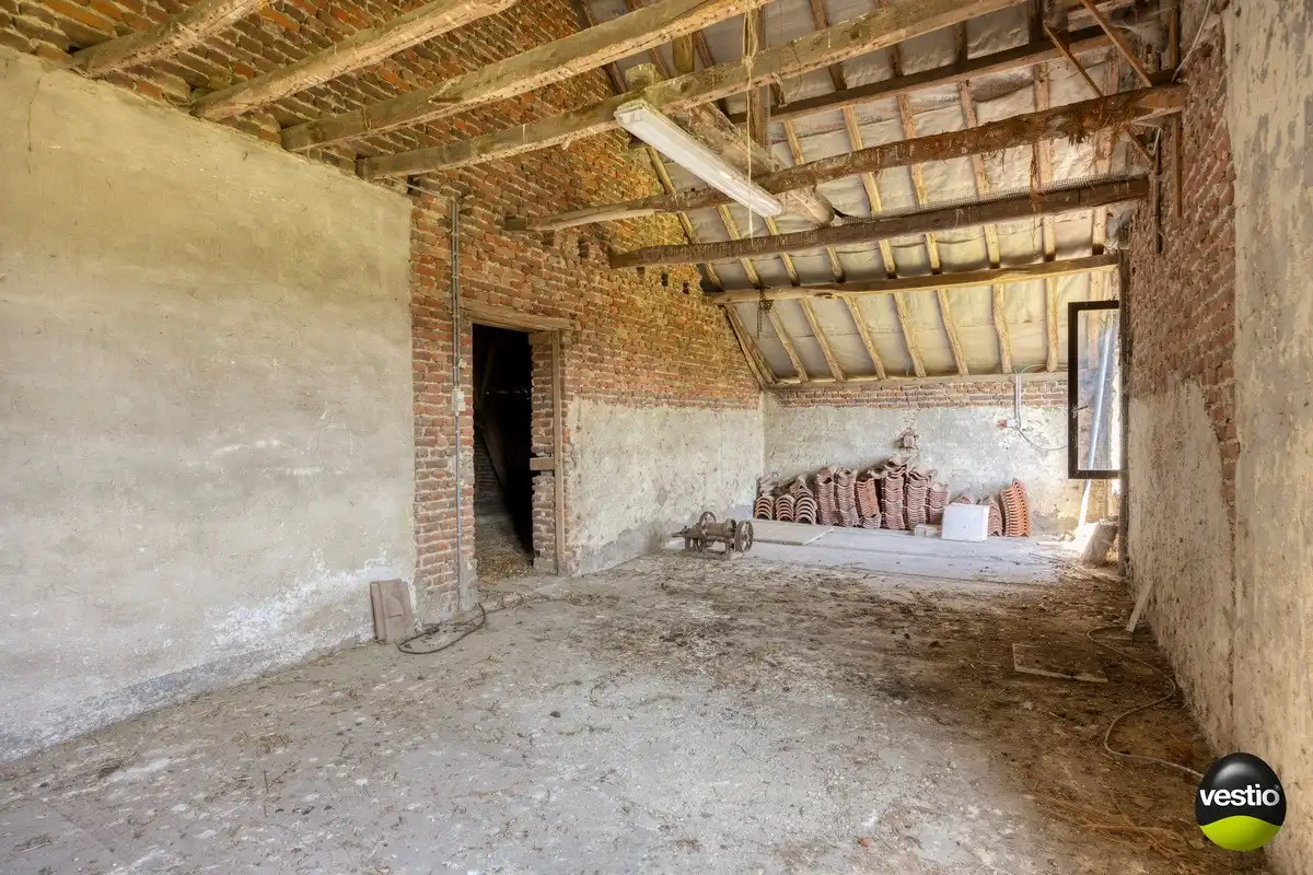 EXCLUSIEVE HOEVE MET MEERDERE WOONGEDEELTES, ATELIER, STALLING en AANPALENDE WEIDE OP CA. 1,6 HECTARE NABIJ DOMEIN NIEUWENHOVEN. foto 83