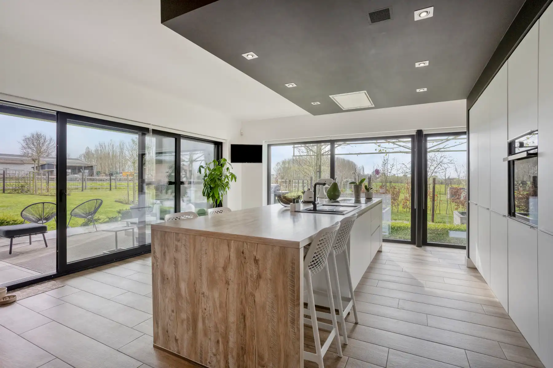 Prachtige 4-Gevelvilla in het groene omgeving foto 3