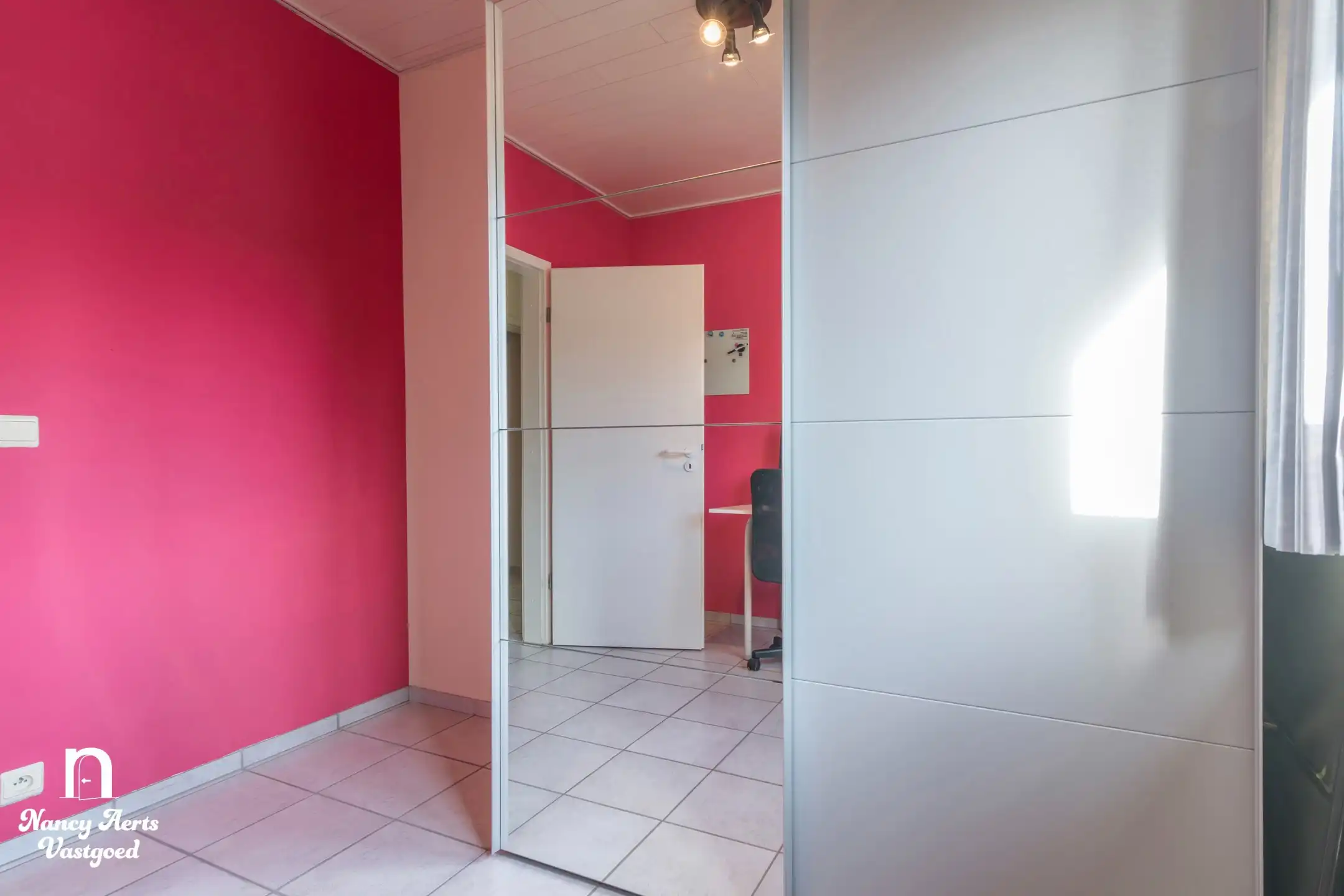 Ruime woning met multifunctionele kelder en prachtige tuin foto 36