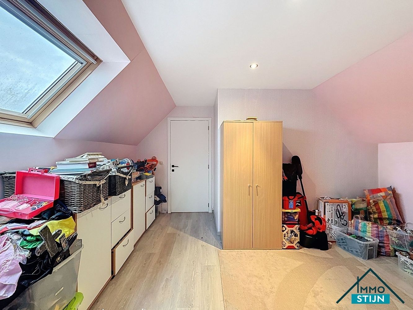 Gezinswoning met 4 slaapkamers in rustige doodlopende straat foto 16