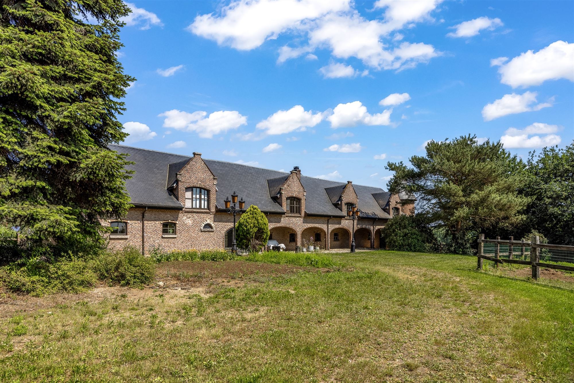 UNIEKE EIGENDOM MET 24 PAARDENSTALLEN EN BINNENPISTE OP CA 10 HECTARE TE PAAL-BERINGEN foto 50