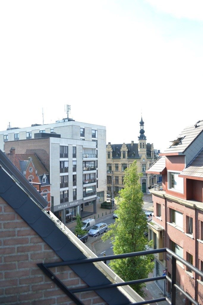 Lichtrijke duplex met 2 slaapkamers, polyvalente ruimte en terras foto 3