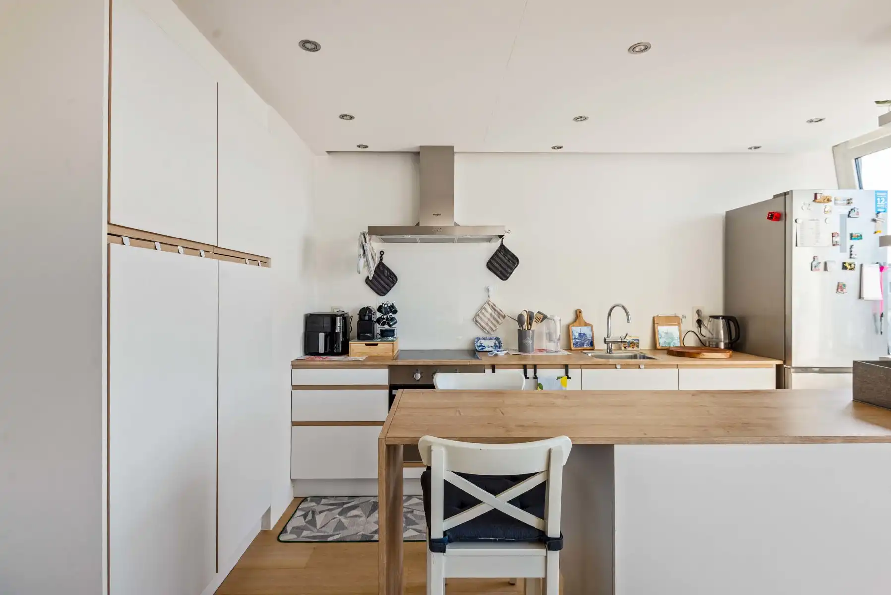Een gerenoveerd appartement met uitzicht! foto 8
