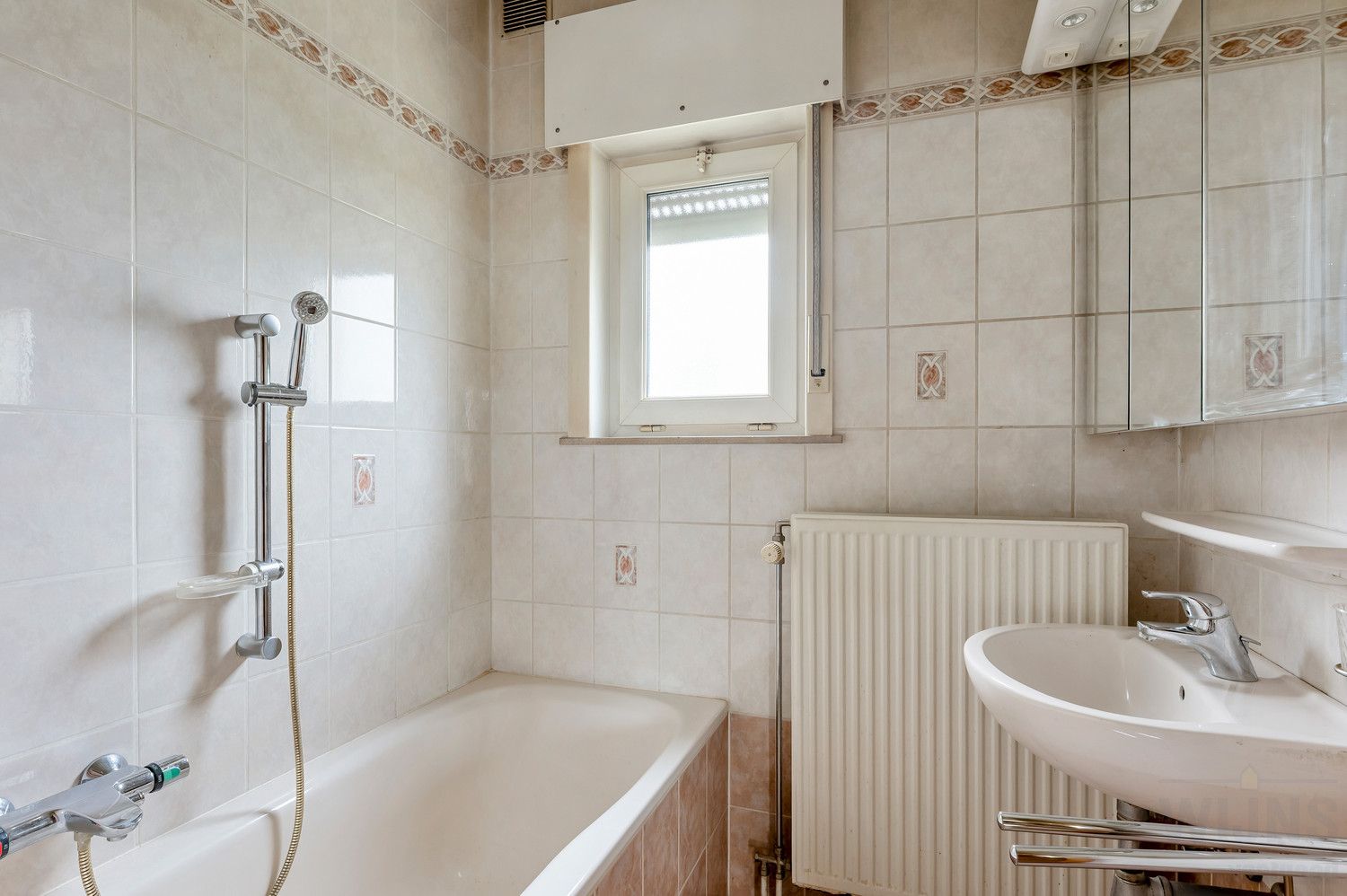 OB - KARAKTERVOL RENOVATIEPROJECT MET PRACHTIG UITZICHT EN GROTE GARAGE foto 18